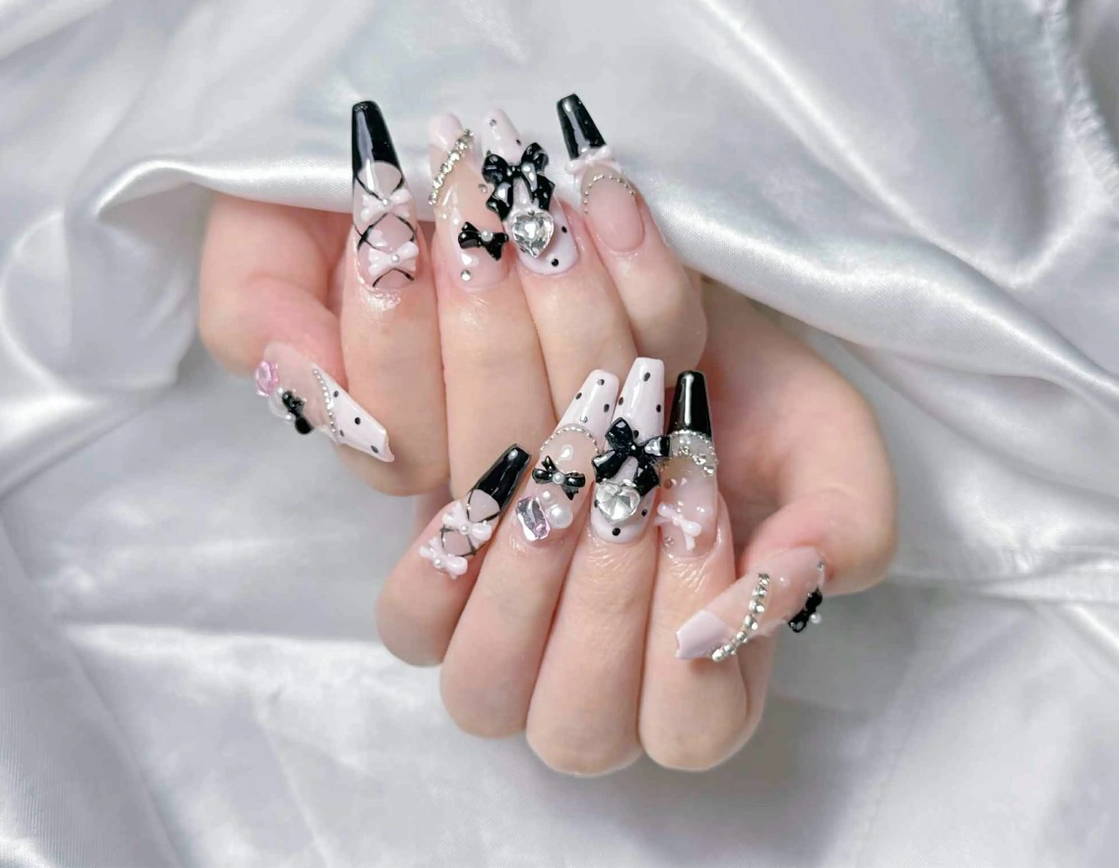 ネイル ジェルネイル スカルプネイル Lya Nail Salonのネイルデザイン