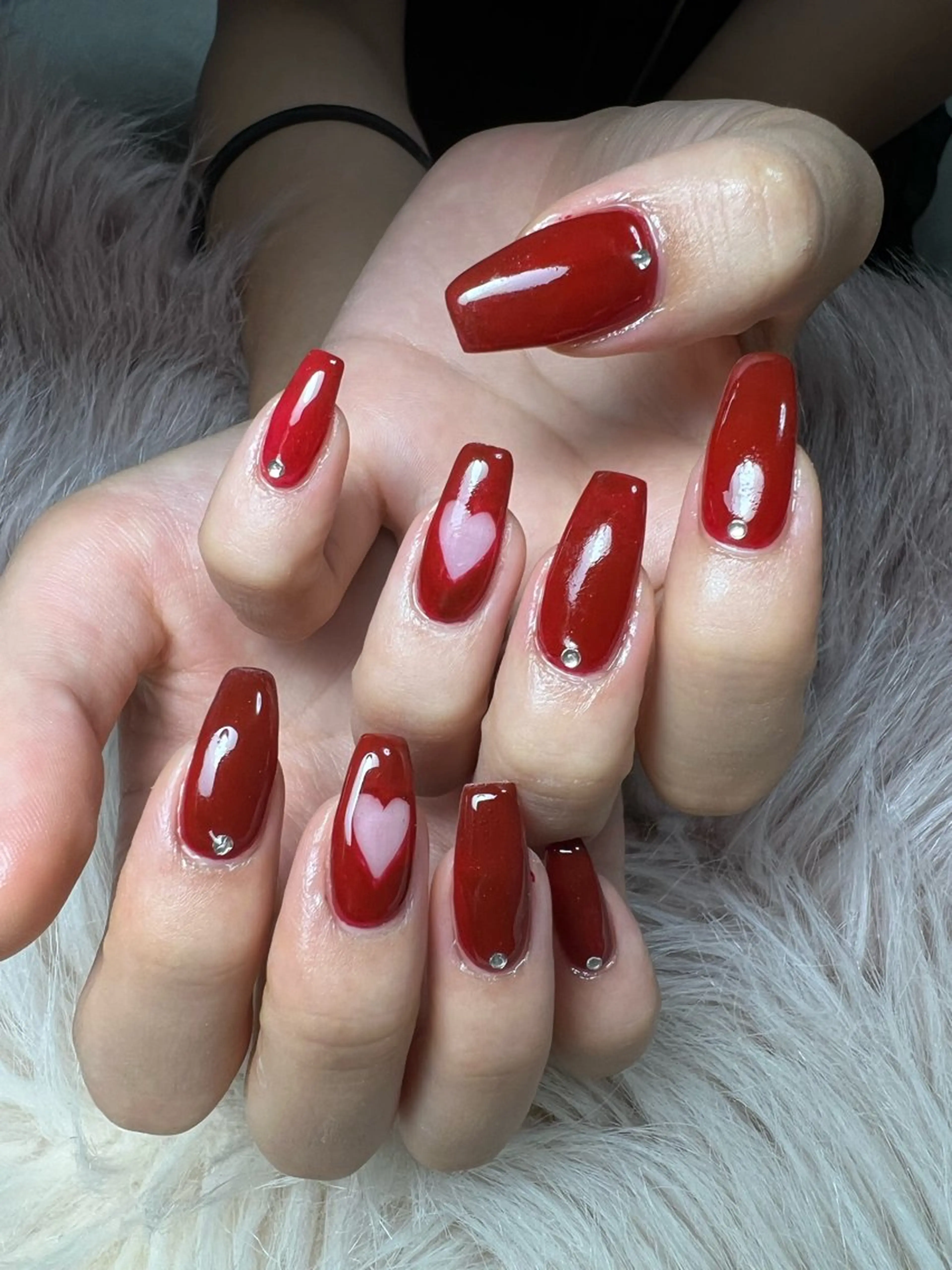 ネイル ボルドー ジェルネイル ハート 持ち込み ワンカラーネイル flowers nailのネイルデザイン