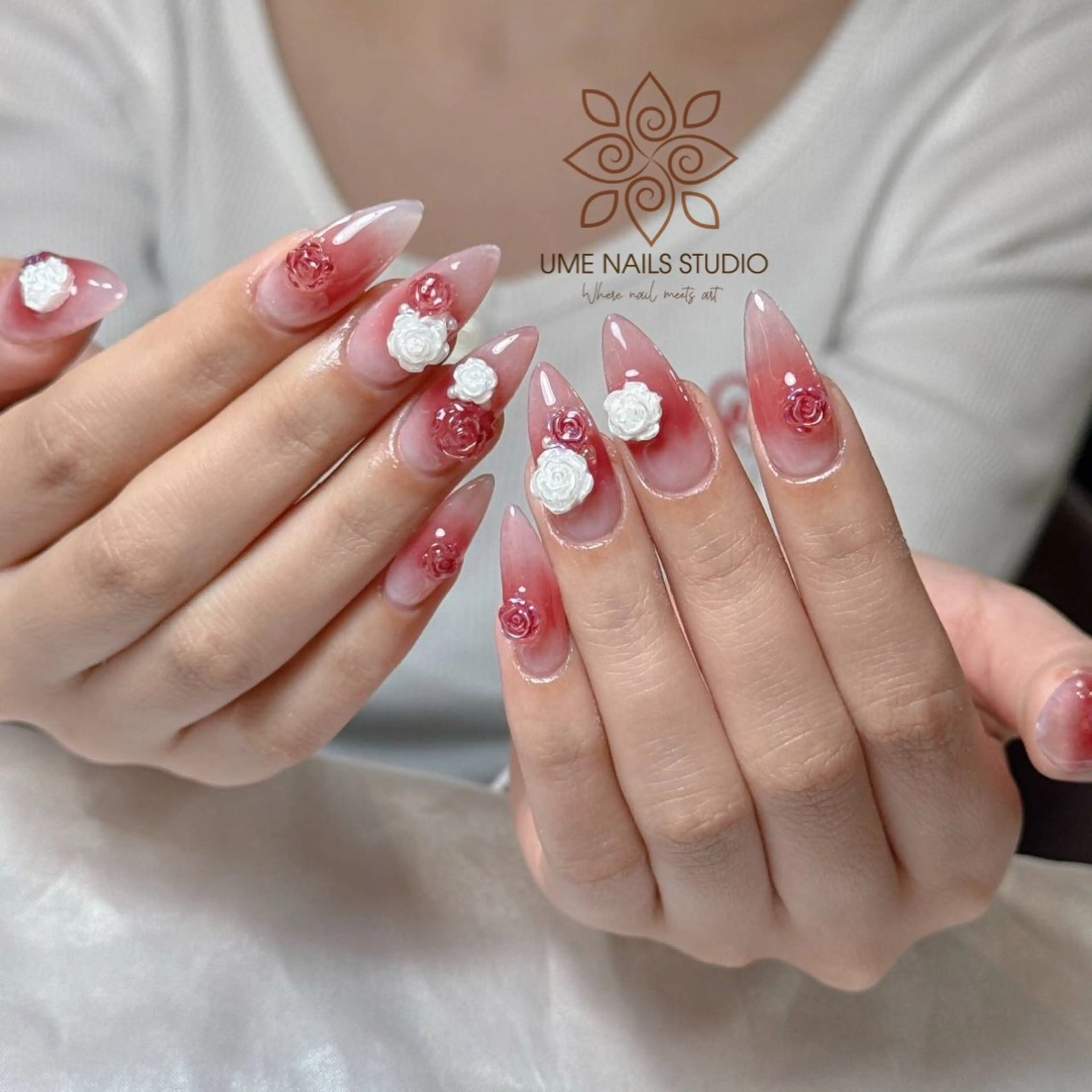ネイル チークネイル クリアネイル ガーリー キラキラネイル 韓国ネイル ハンドネイル Ume Nail Studioのネイルデザイン