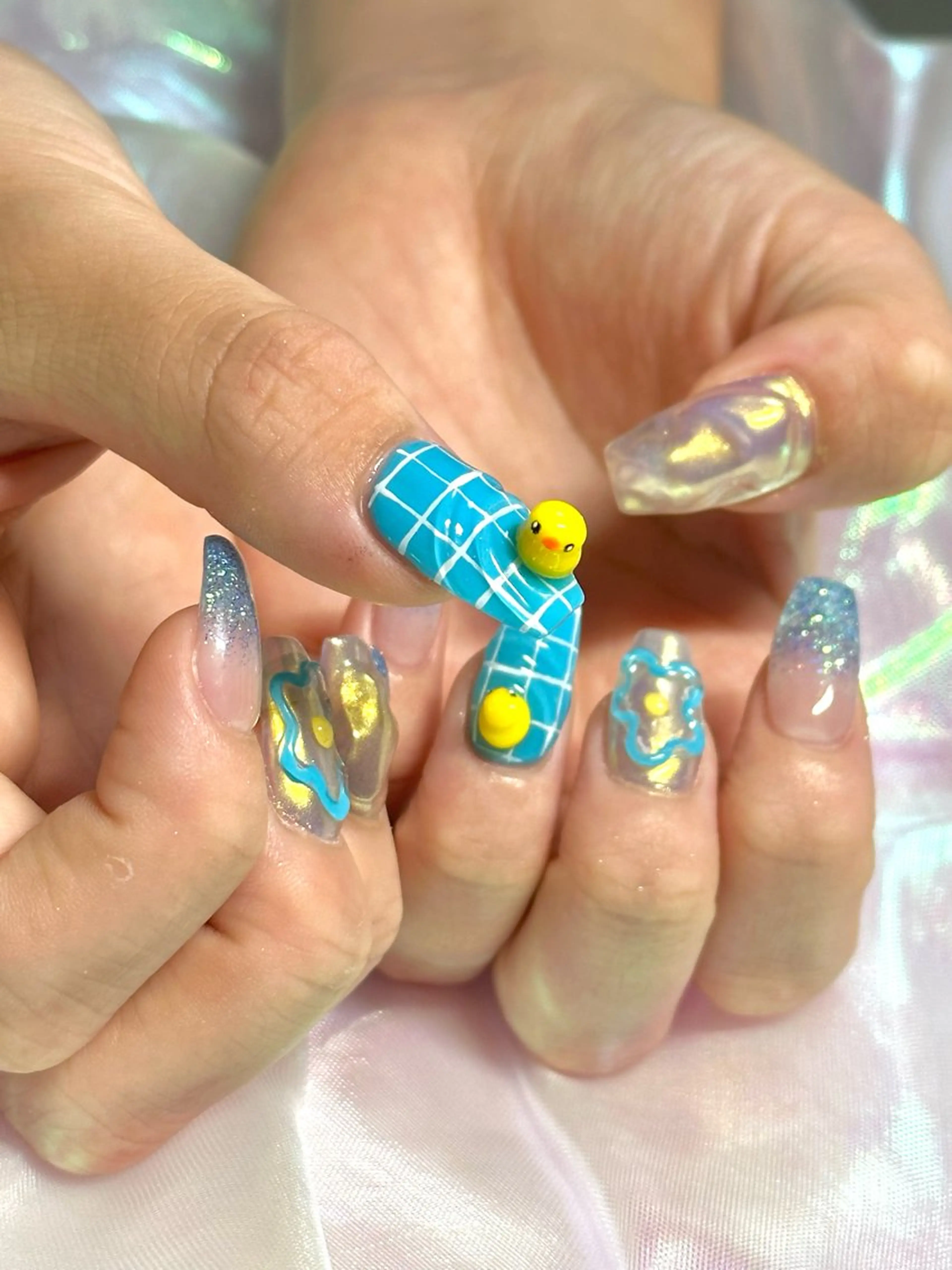 ネイル ハンドネイル OKIKA所属・【OKIKA】 らん🦖🌈🧡のマツエク・マツパデザイン