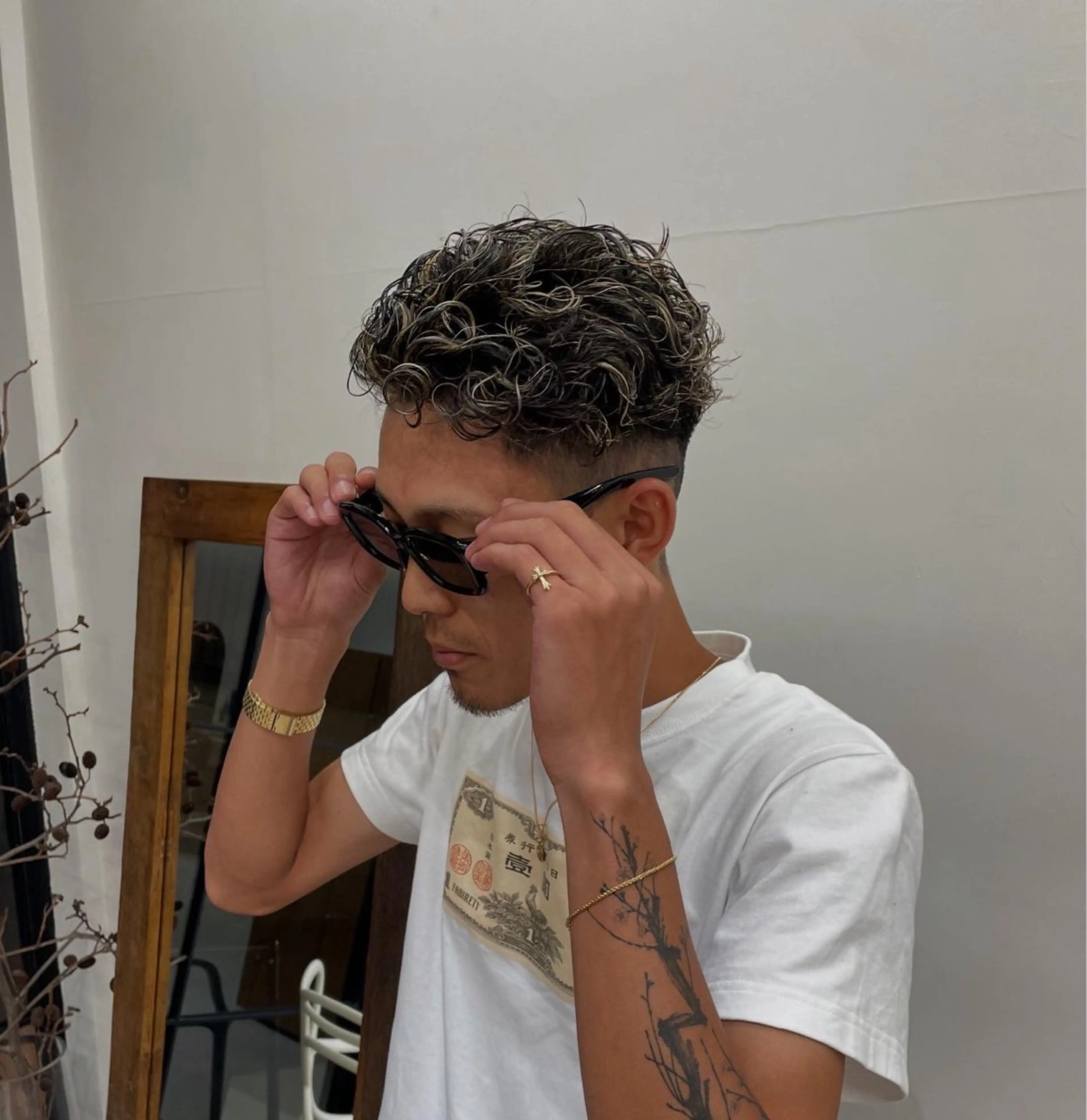 カラー パーマ メンズ メンズメッシュ メンズパーマ スペインカール メッシュ カット ヘアカラー パーマ 慎太朗/メンズカット /メンズパーマのヘアスタイル