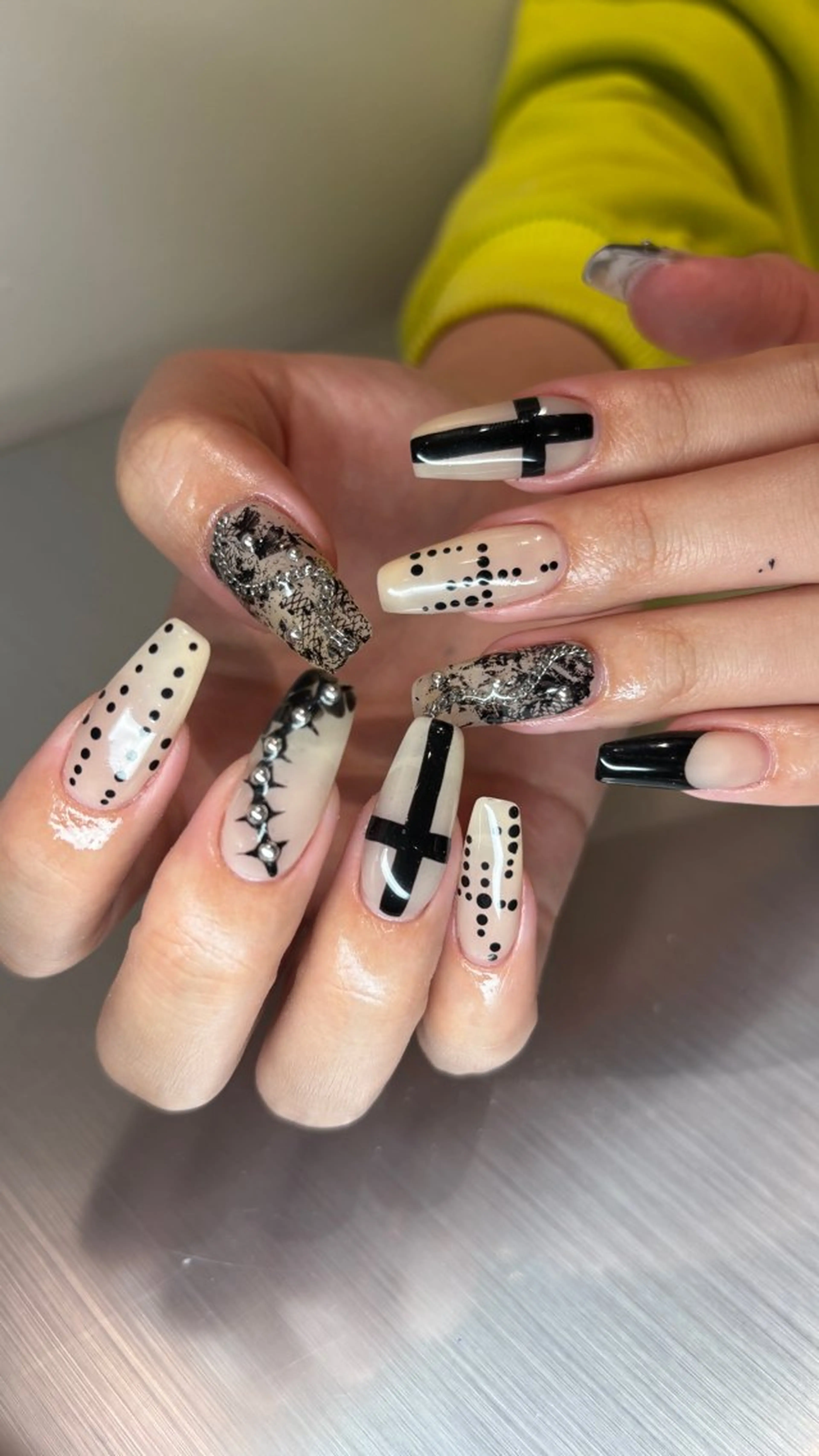 ネイル ハンドネイル 👽個性派ネイル🎀 komachiのネイルデザイン