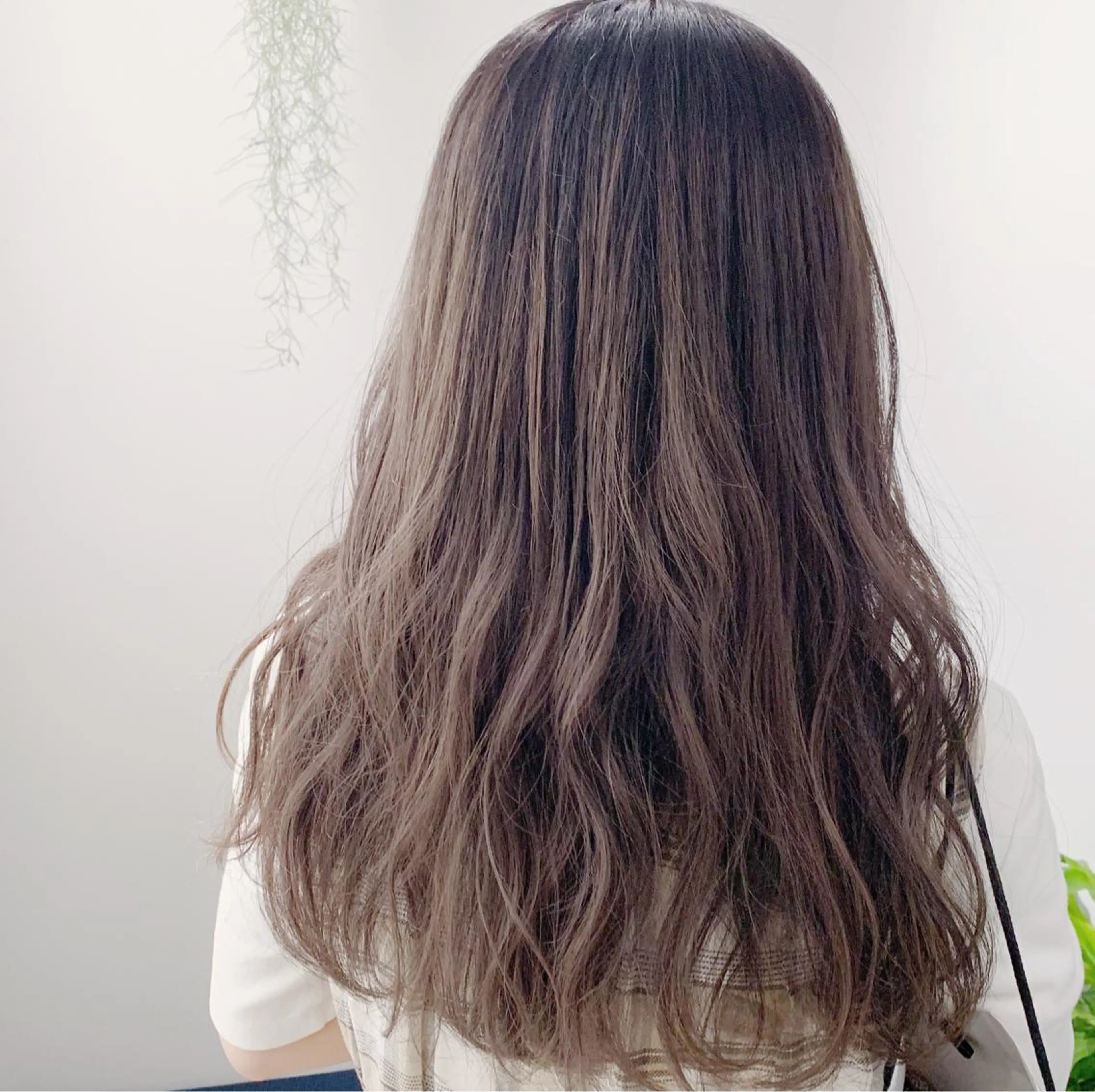 セミロング カラー グレージュ ミルクティーグレージュ DUMBO所属・【完全マンツー 恵比寿】佐藤 翔のヘアスタイル