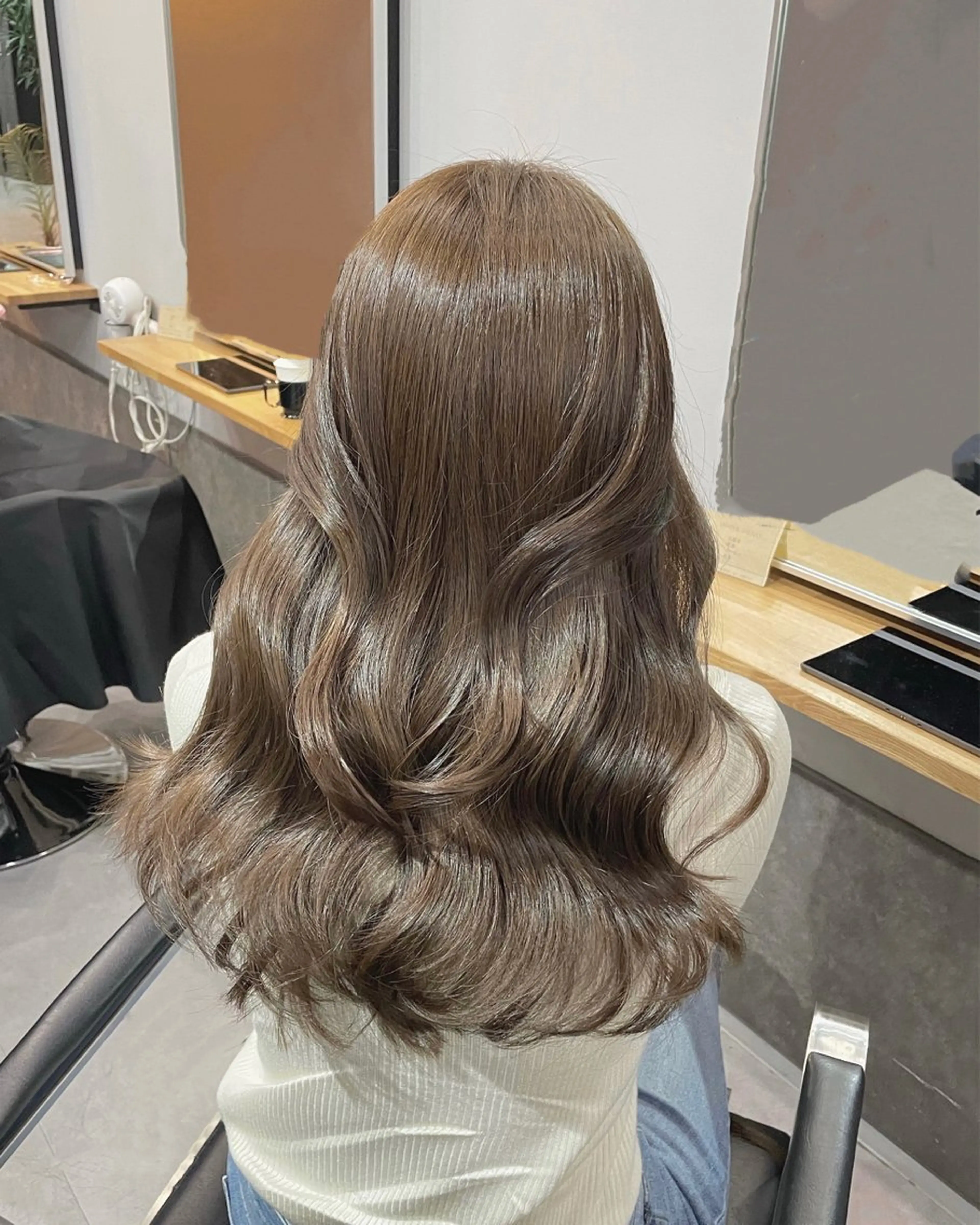 ロング カラー カット ヘアカラー トリートメント ミルクティーベージュ ❤︎レイヤー　MIAのヘアスタイル