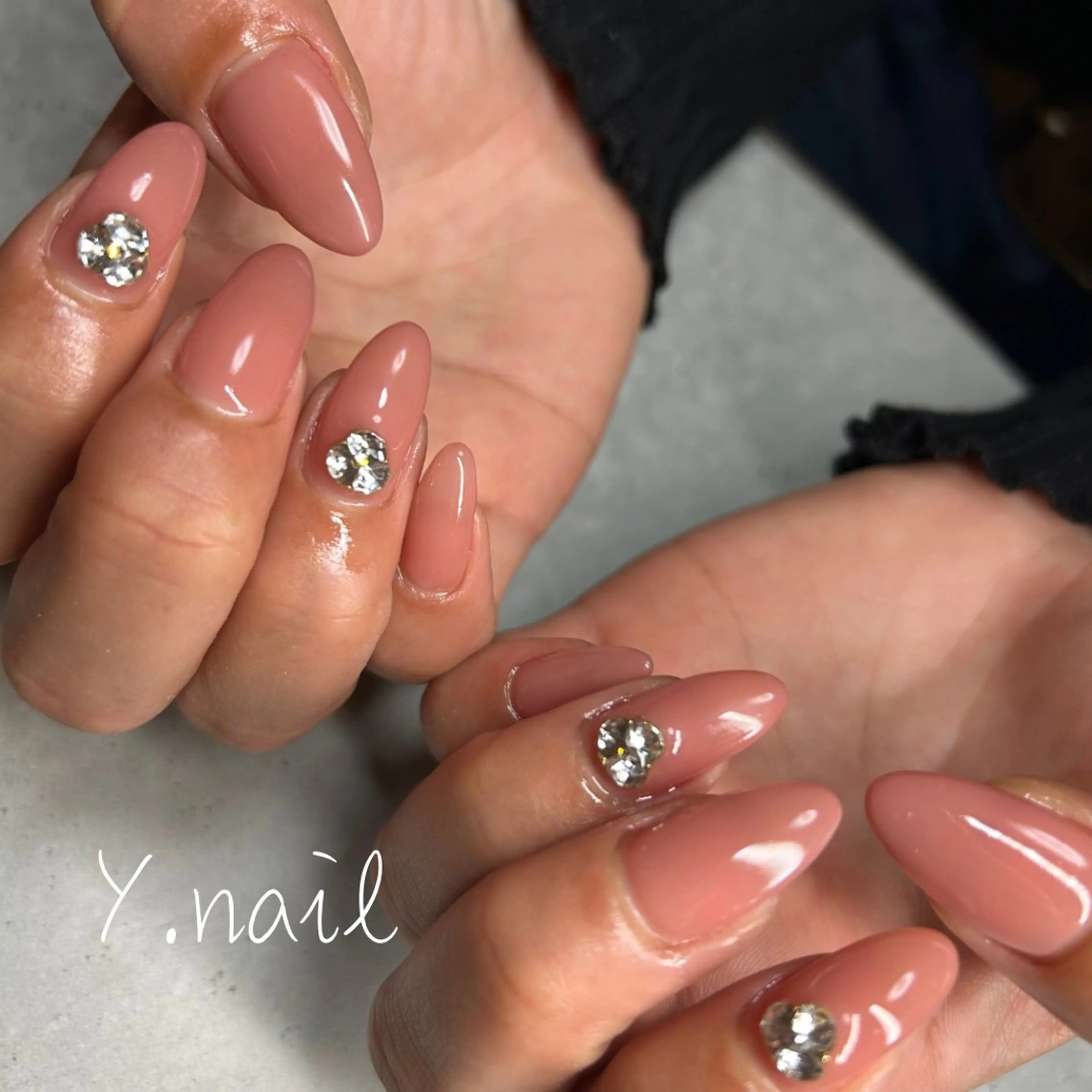 ネイル ストーンネイル ハンドネイル Y. nailのネイルデザイン