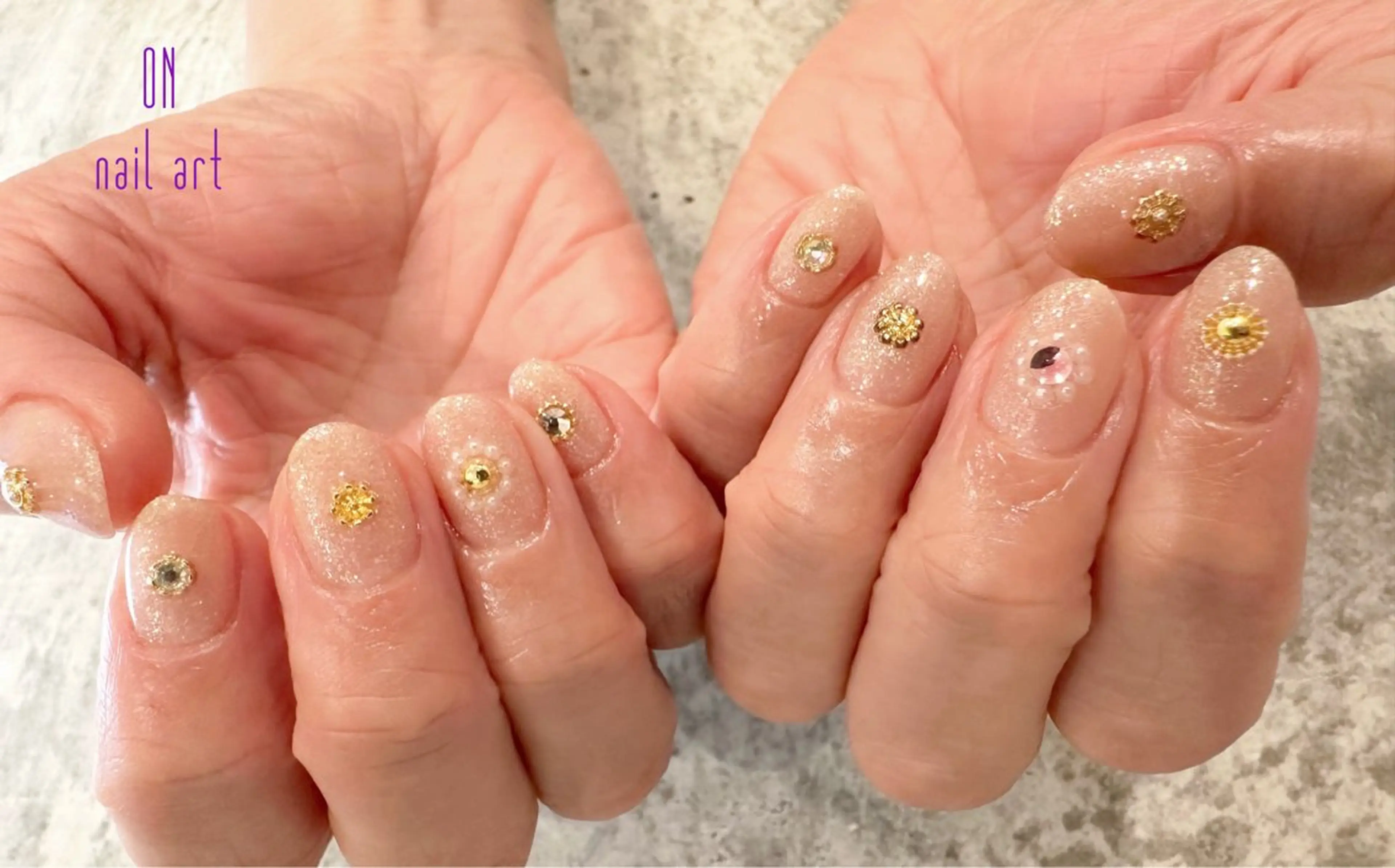 ネイル キラキラネイル ピンク ピンクベージュ ON nail artのネイルデザイン