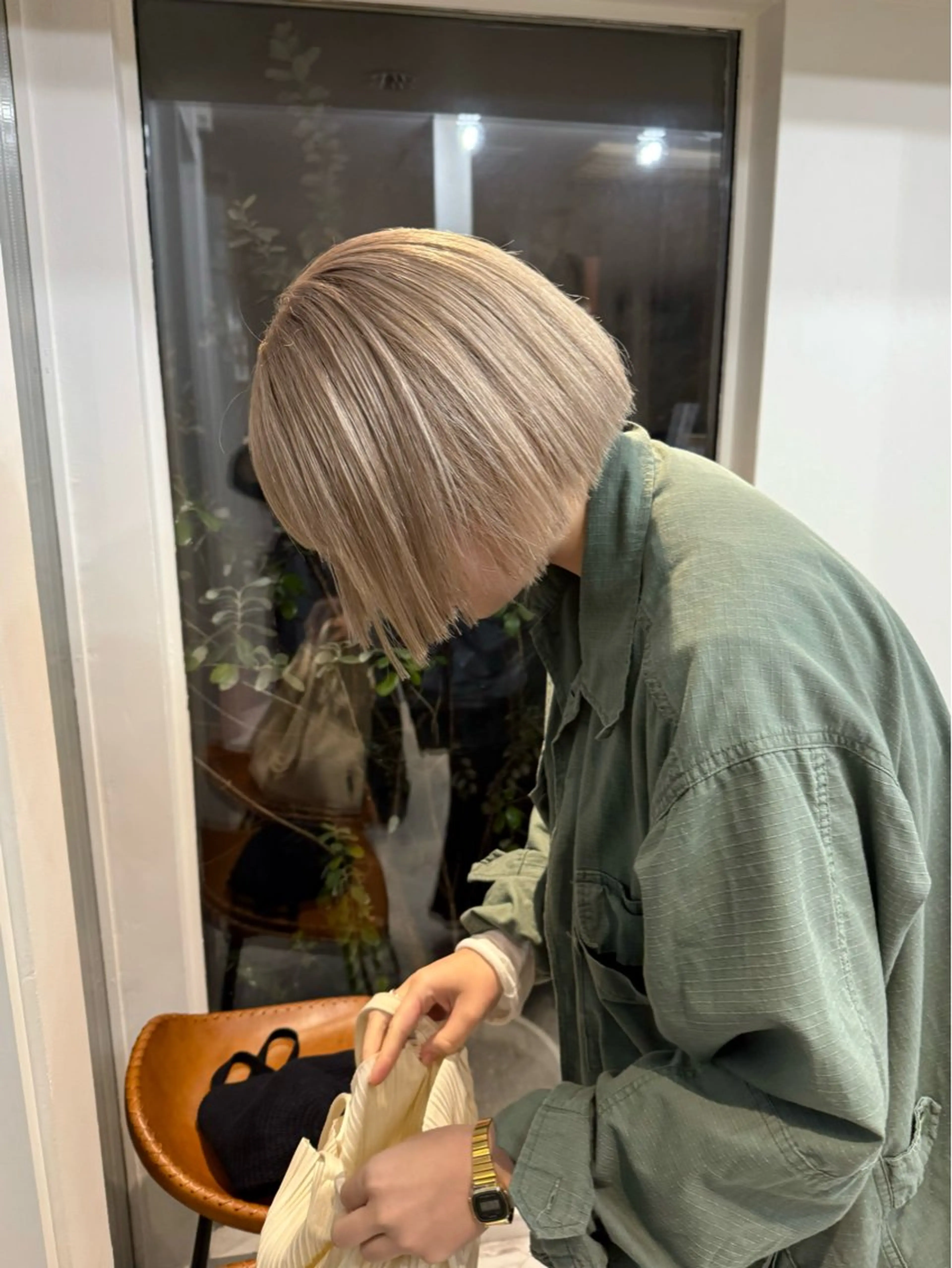 ショート カラー ミルクティー× グレージュMOMOのヘアスタイル