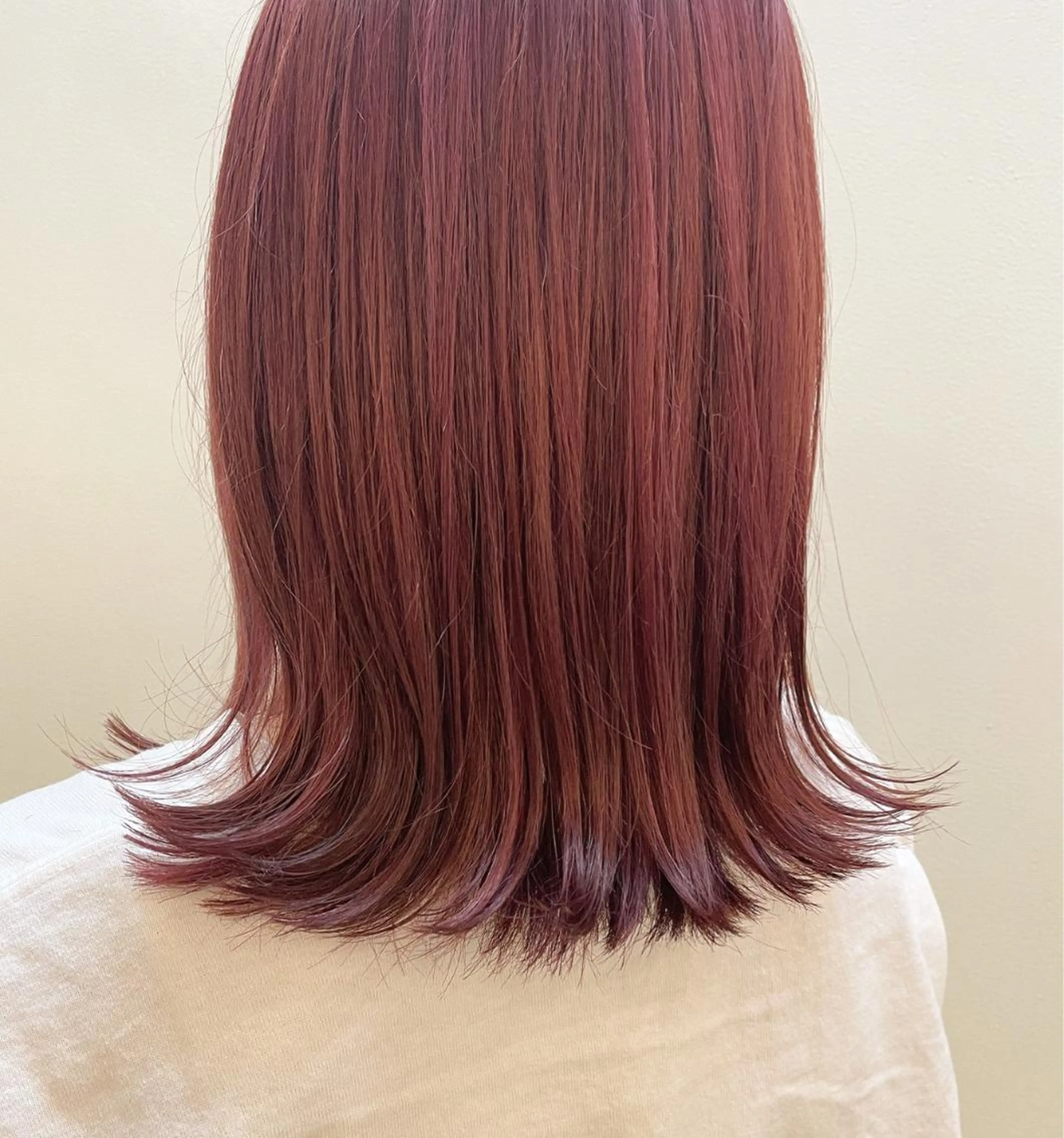 ショート カラー カット ヘアカラー トリートメント 坂田 友梨奈のヘアスタイル