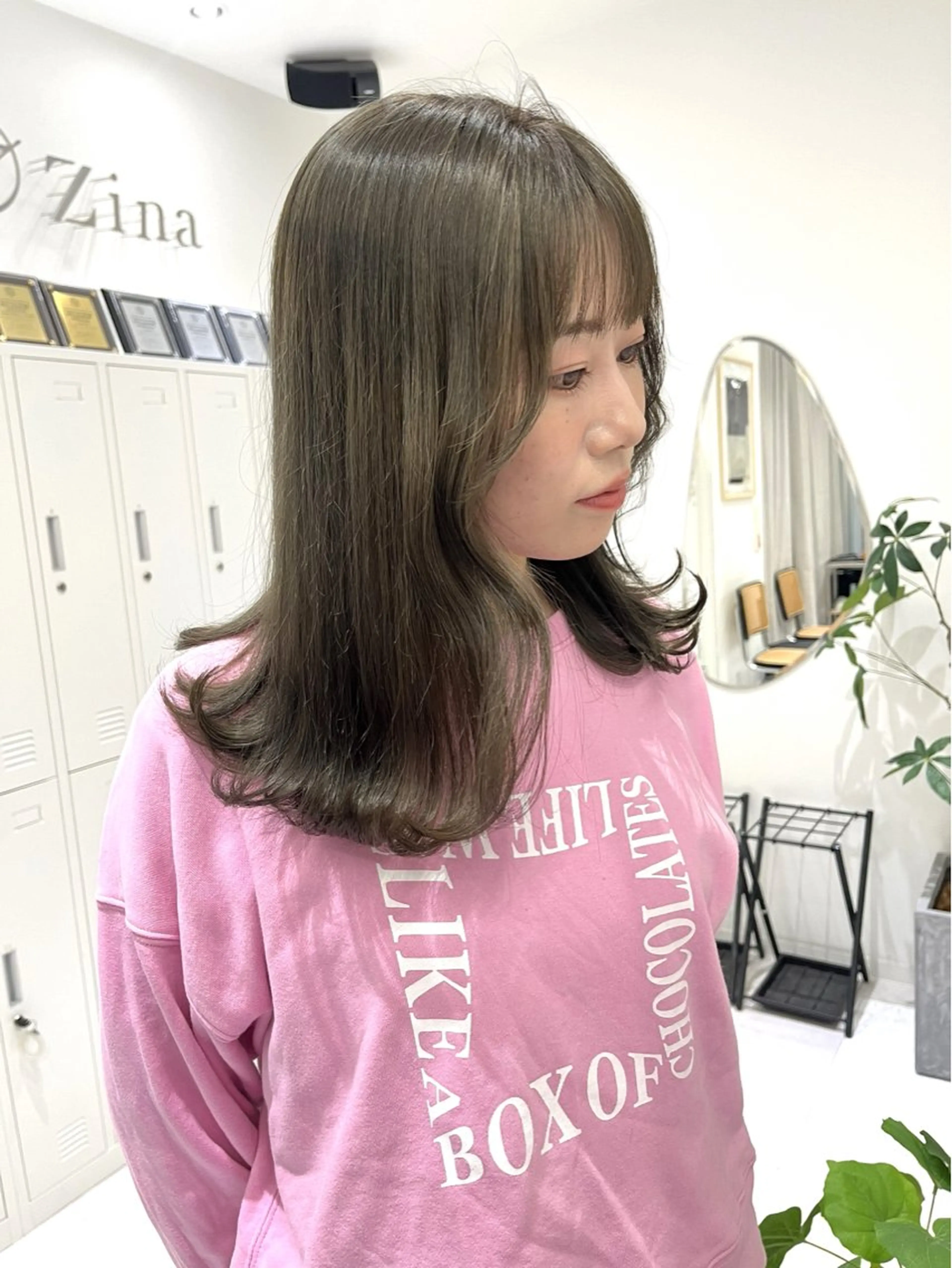 セミロング ヘアカラー zina福岡天神📛 井上美乃里のヘアスタイル