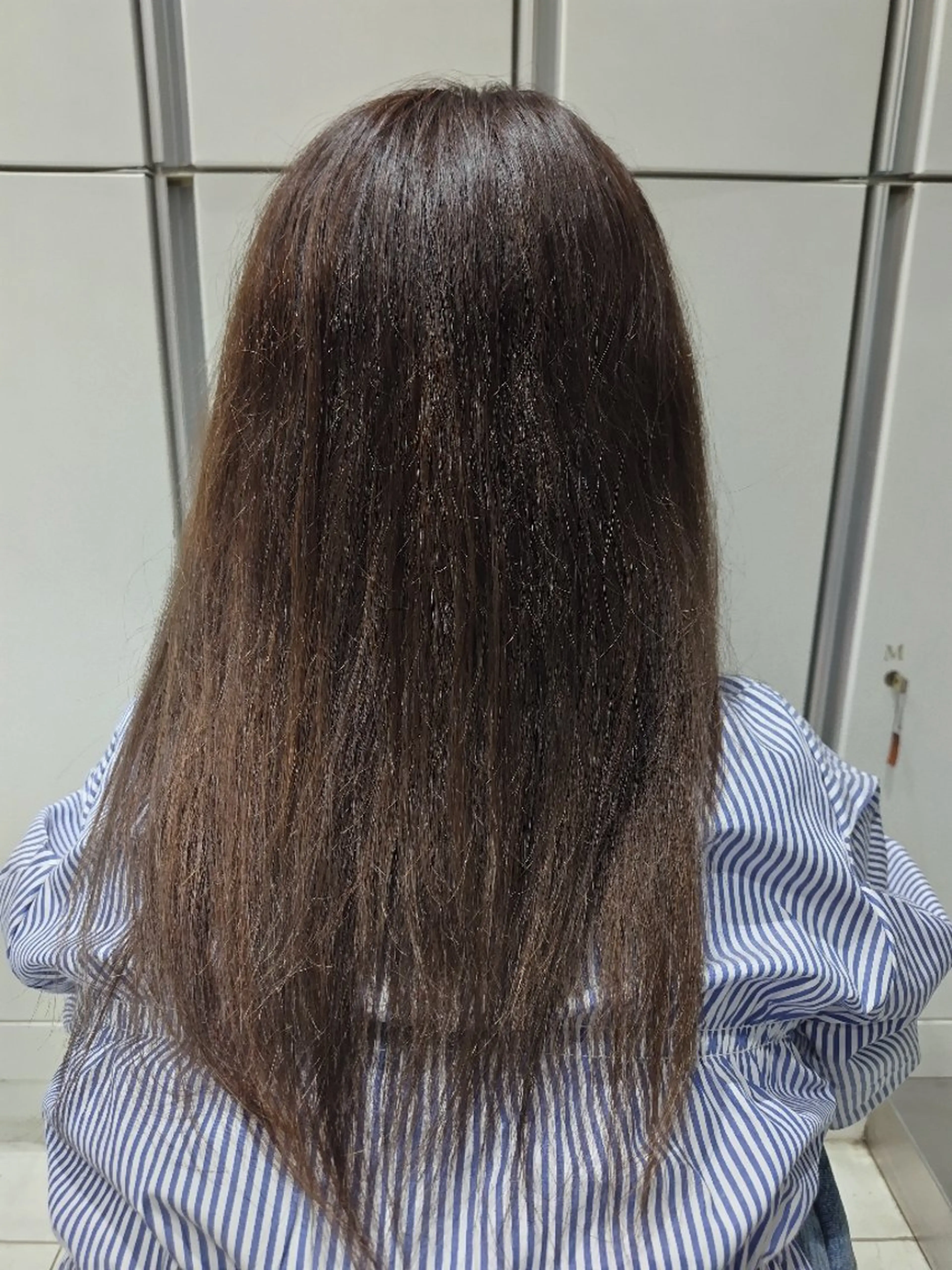 ロング カラー ブラウンカラー ショコラブラウン ヘアカラー トリートメント 岡村 優菜のヘアスタイル