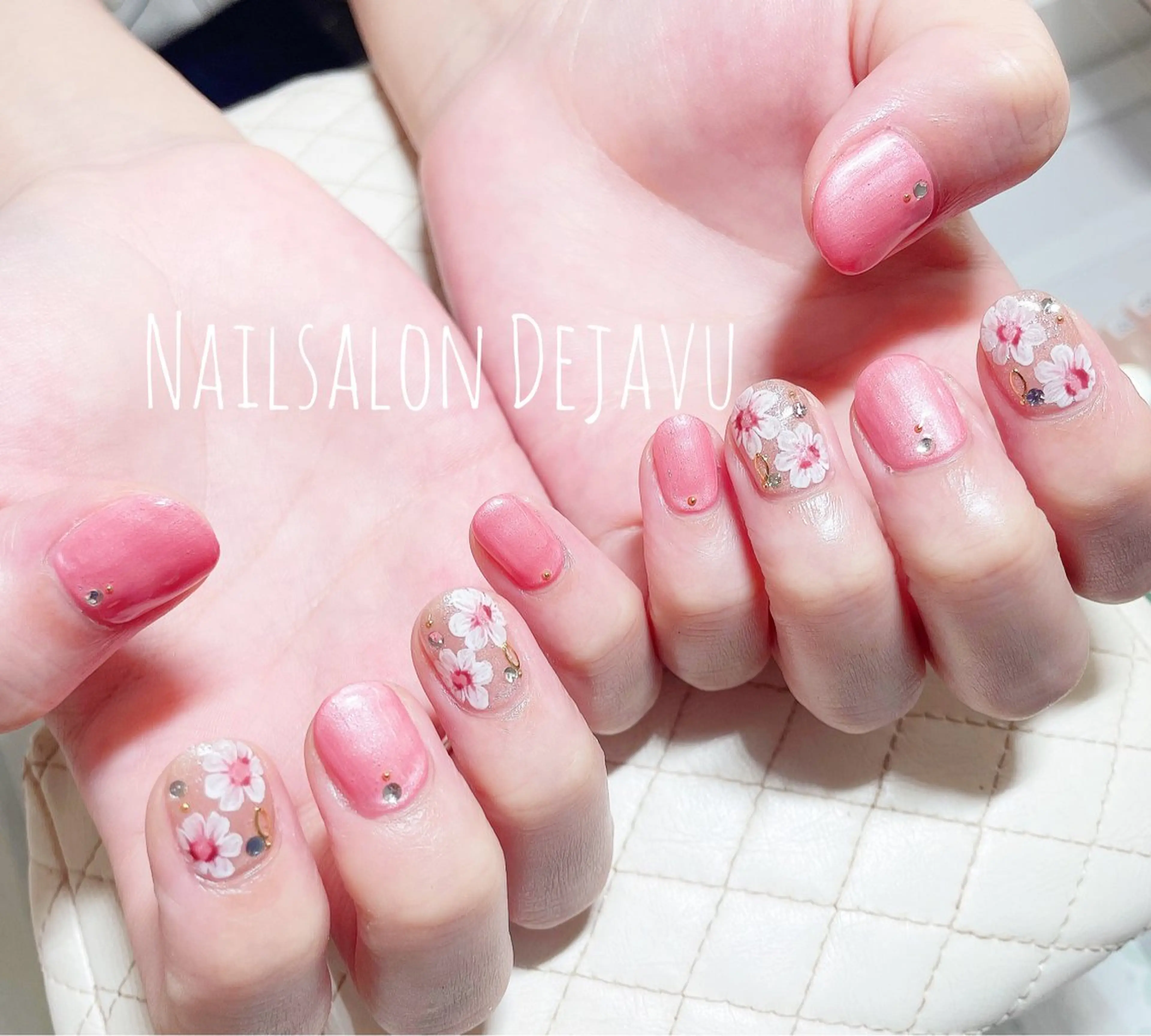 ネイル アートネイル フラワーネイル ジェルネイル 持ち込み ピンク Dejavu所属・Nail salon Dejavu 🌿のネイルデザイン