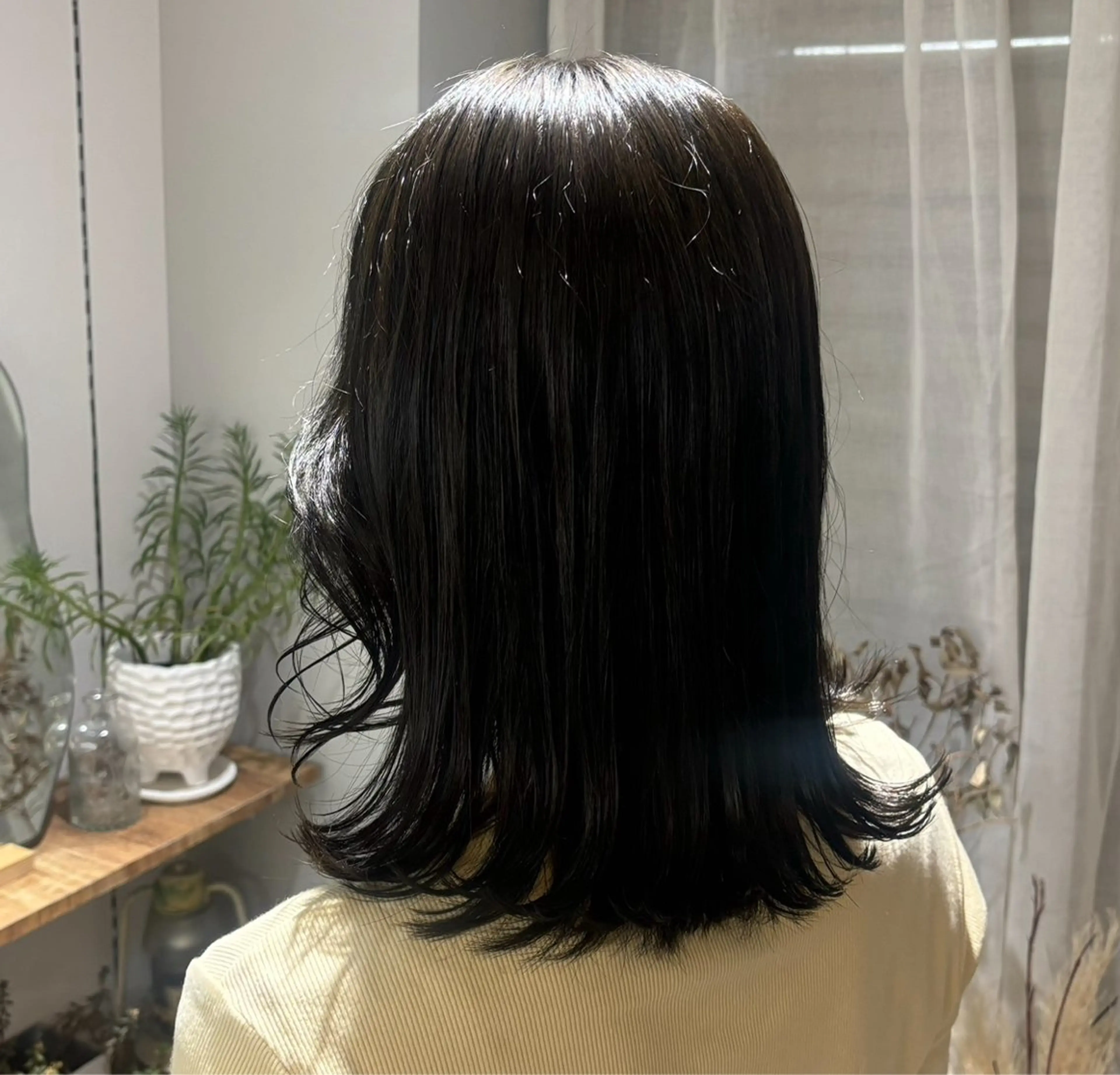 カラー オリーブカラー cipre 桃和のヘアスタイル