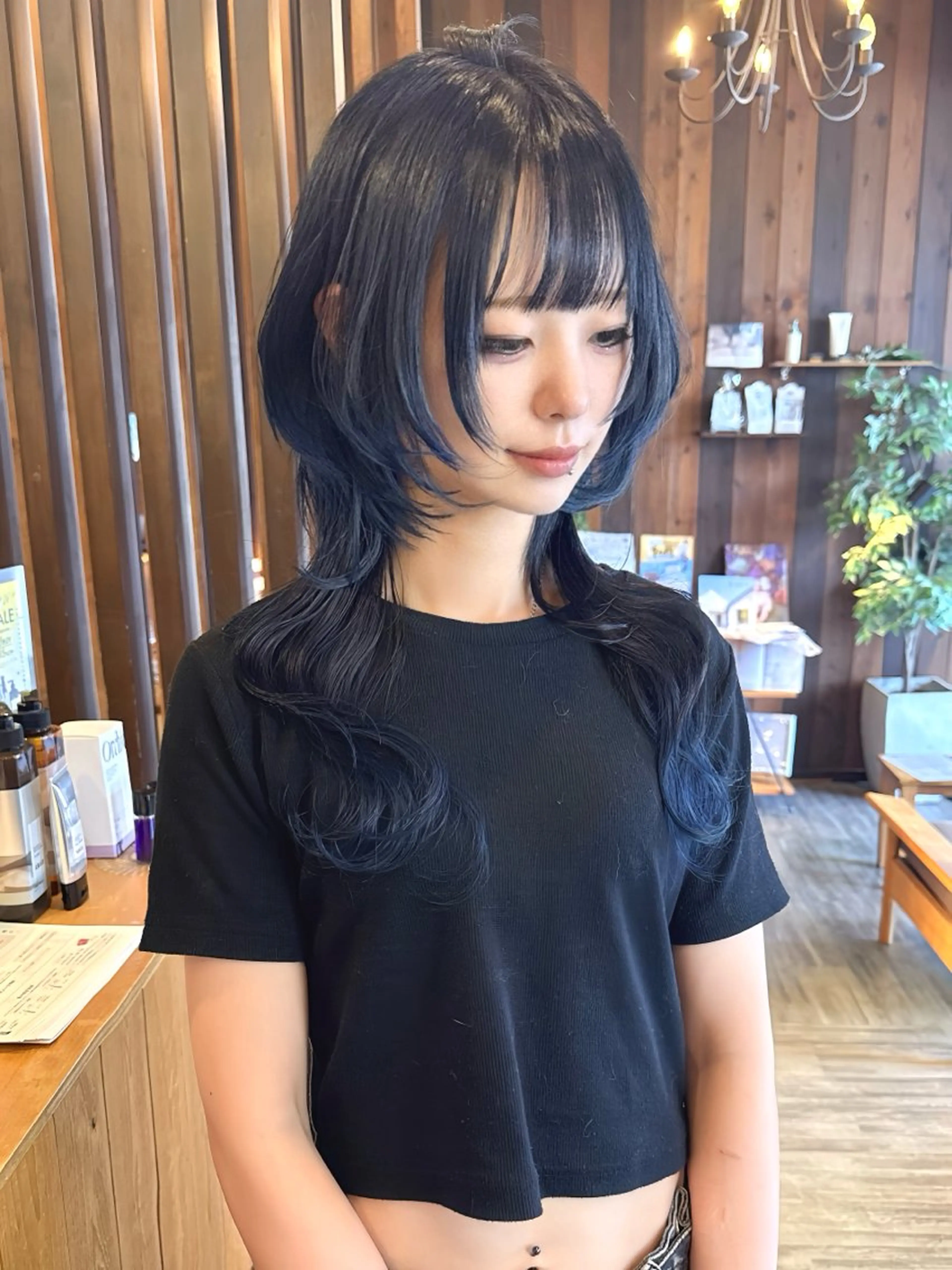 セミロング カラー ブルーカラー ネイビーカラー ウルフカット カット ヘアカラー 具志 正太のヘアスタイル