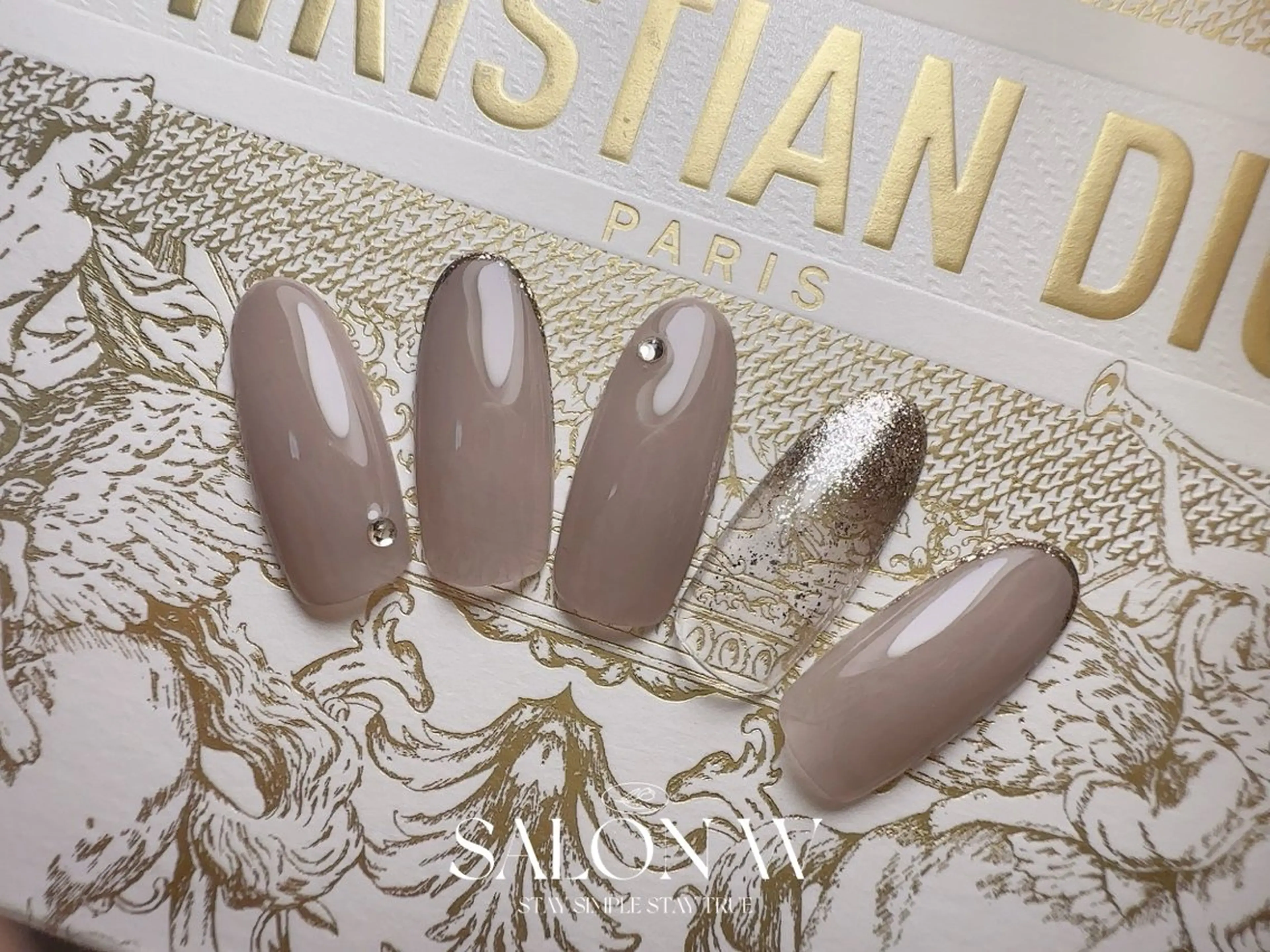 ネイル ワンカラーネイル シンプルネイル ハンドネイル SALON W✨ momoのネイルデザイン