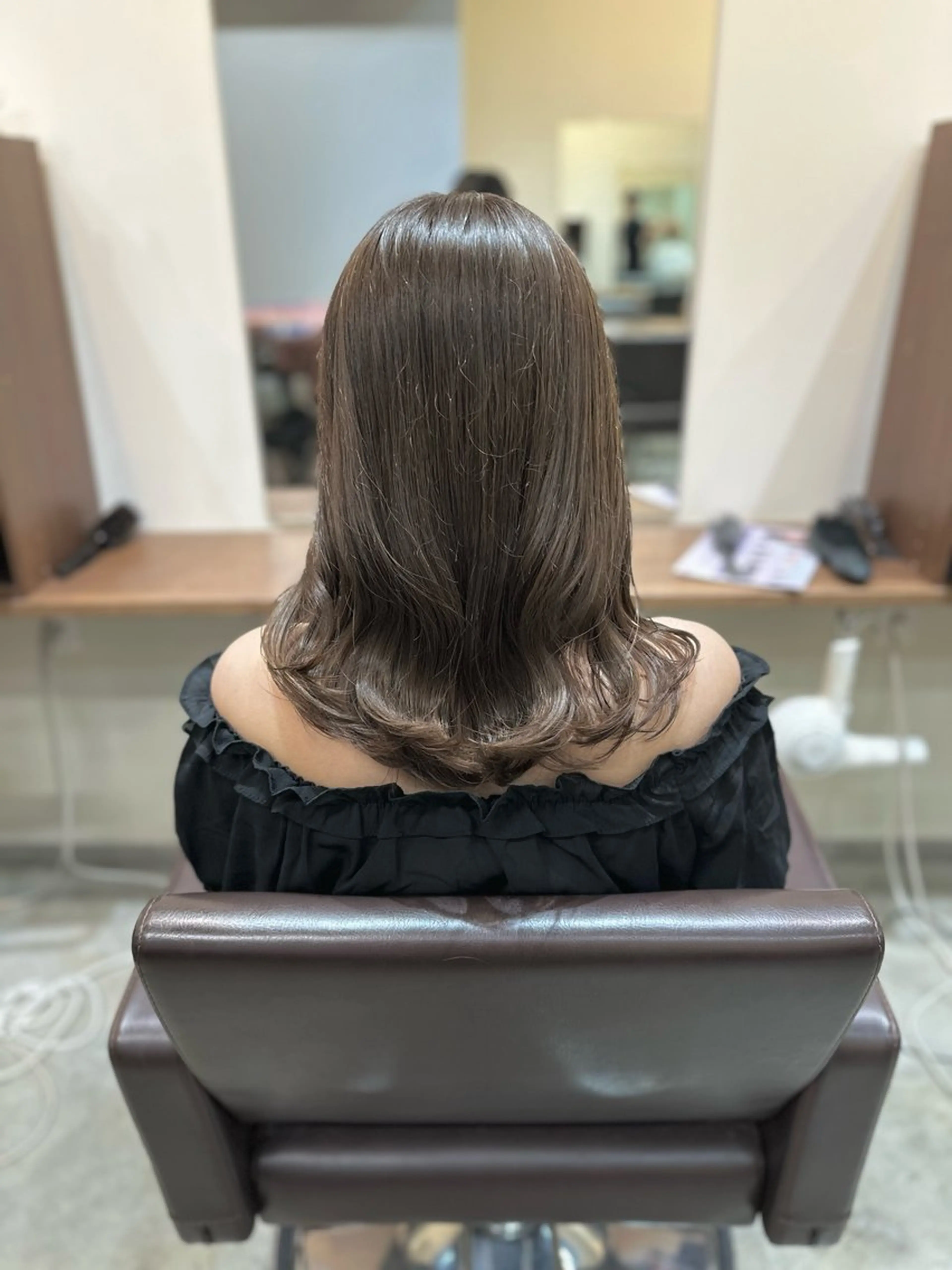 ミディアム カラー パーマ カット ヘアカラー パーマ トリートメント 小顔カット✨ 透明感カラー✨kyoのヘアスタイル