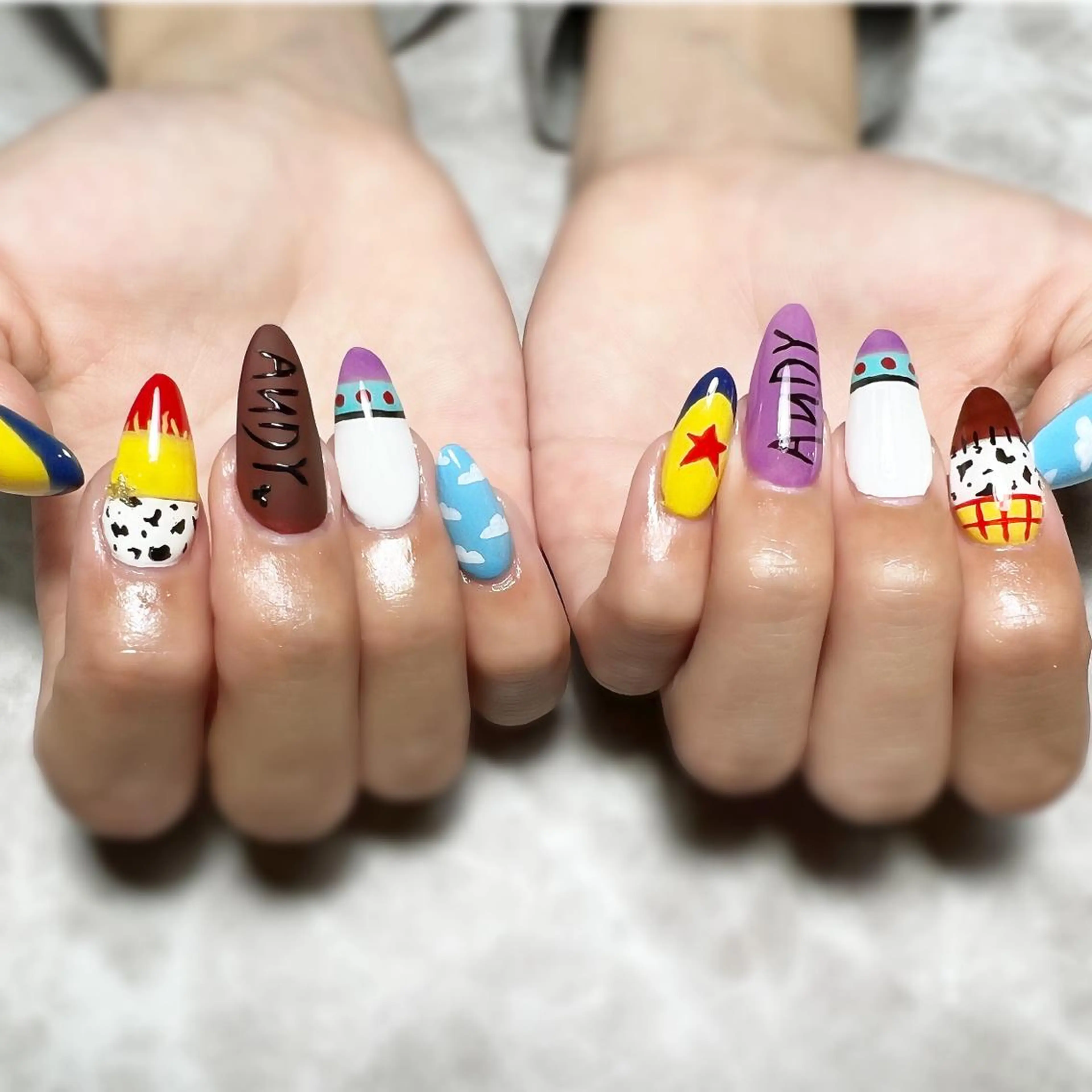 ロング ネイル 長さ出し ハンドネイル フットネイル NAILsalon Laki(ラキ)のネイルデザイン