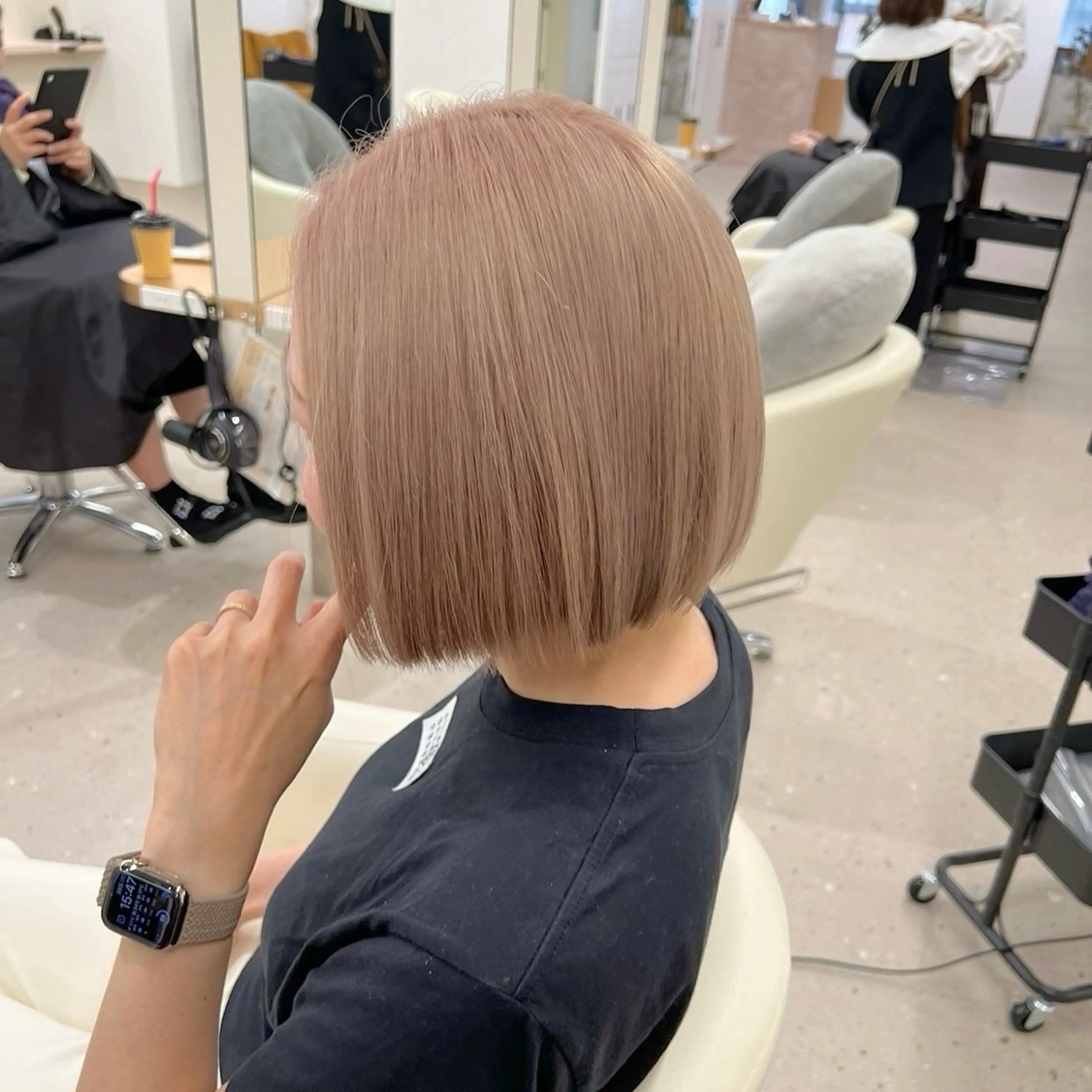 ショート カラー ベージュカラー ミルクティーベージュ ボブ knowhow京都所属・三宅 昌太のヘアスタイル