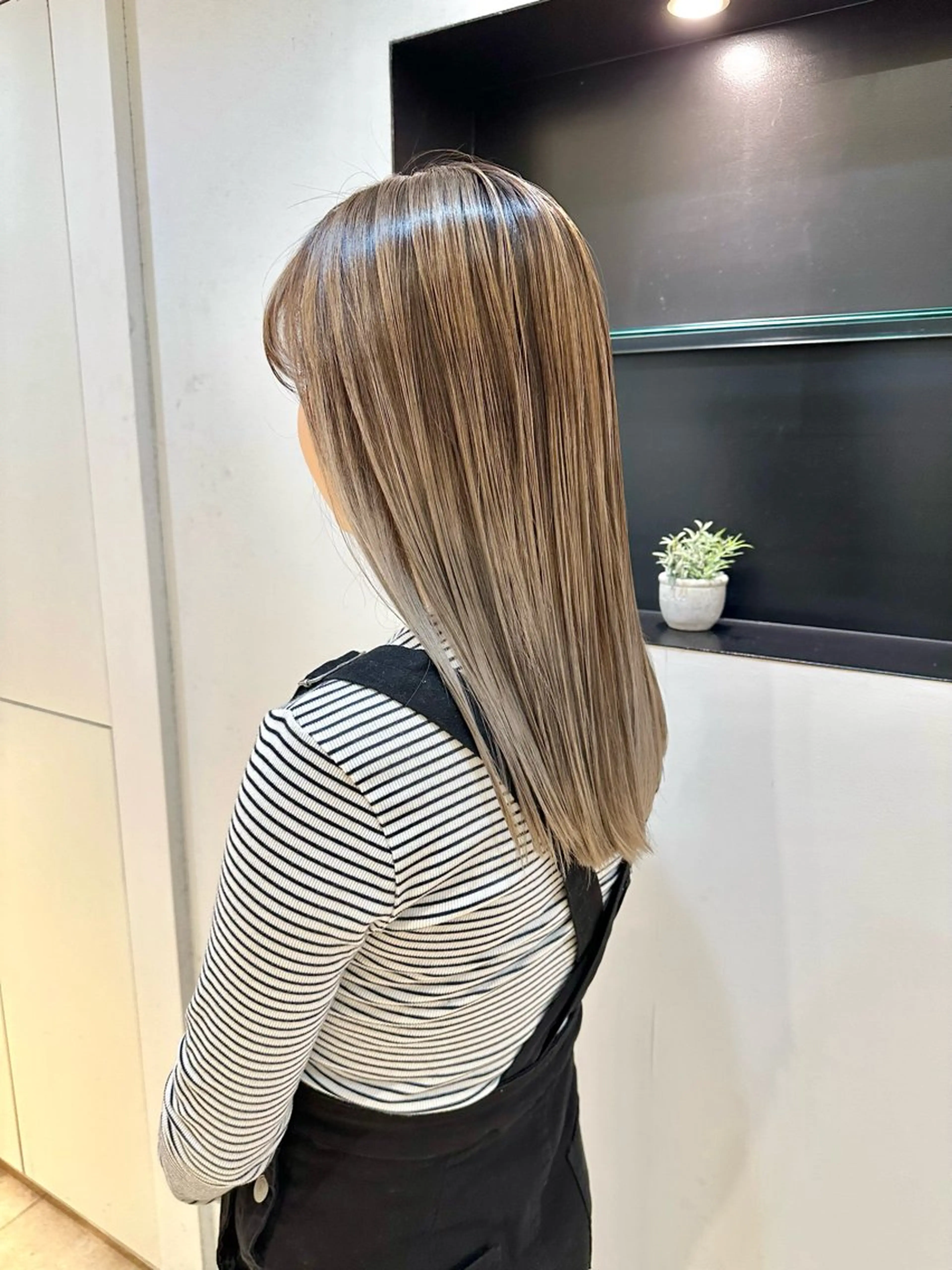 ロング カラー TAYA大阪上本町所属・【ダブルカラー/縮毛 矯正】十場のヘアスタイル