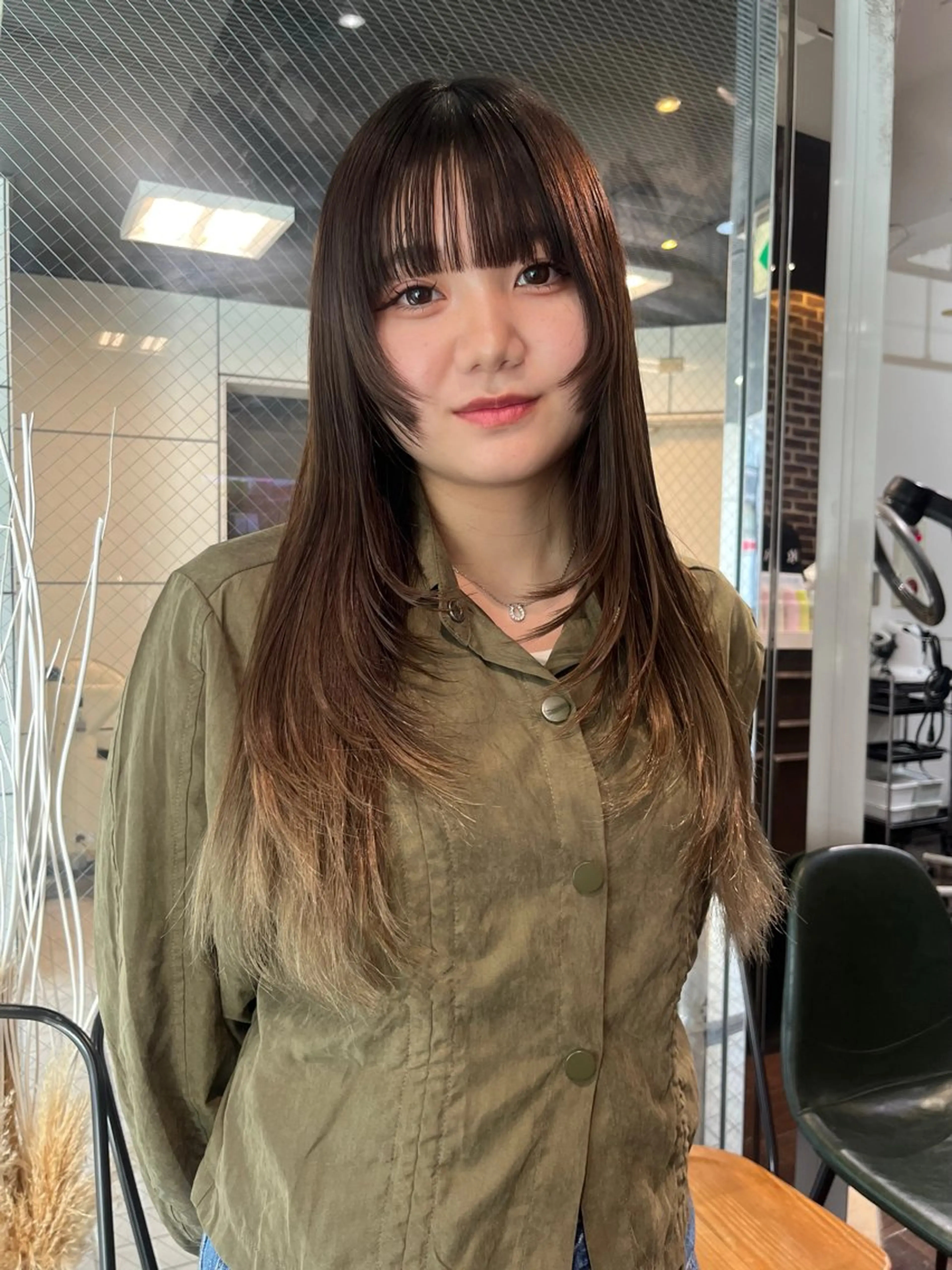 セミロング カット 💖デザインカラー/ タダ ハナカ💖のヘアスタイル