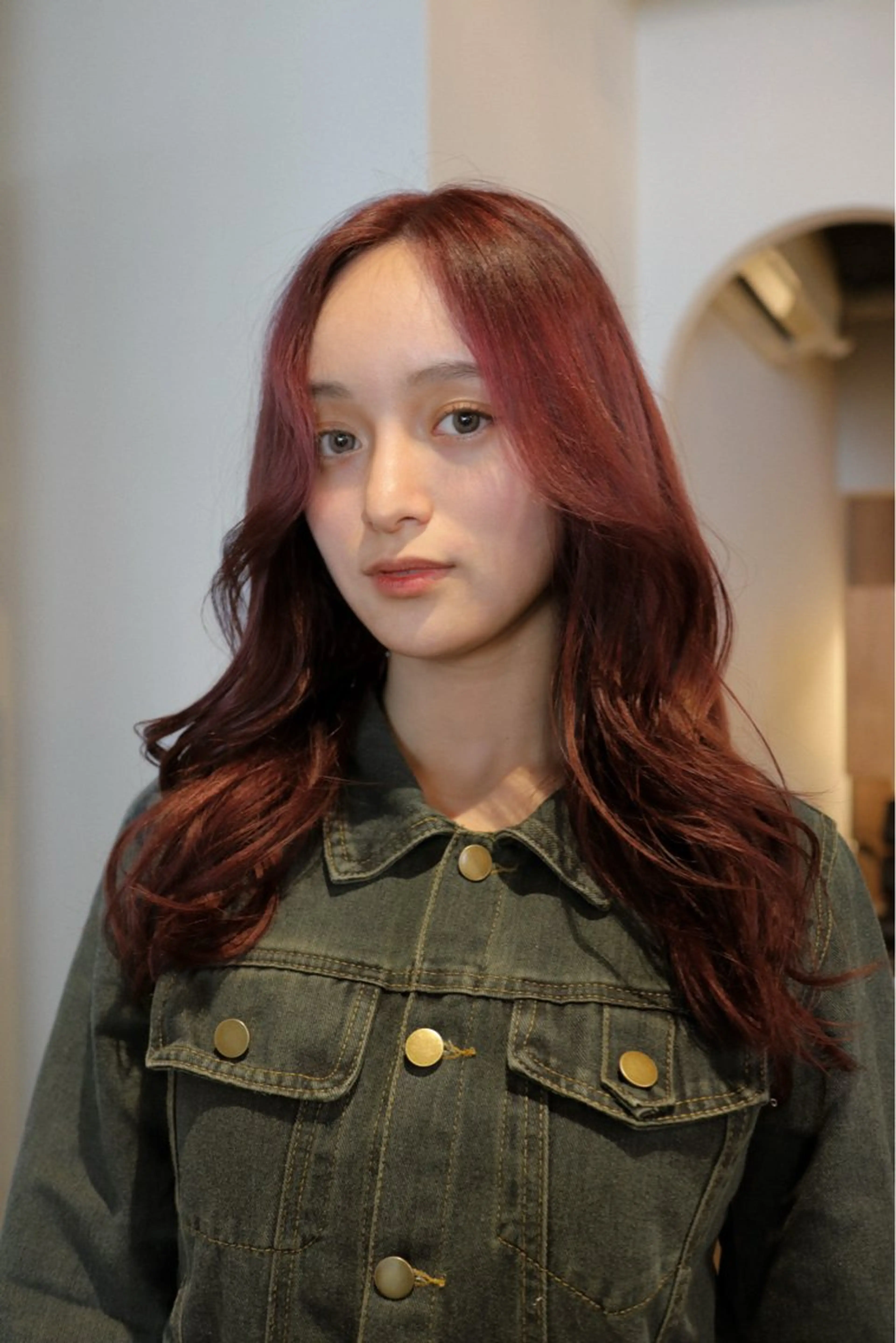 ロング ヘアカラー ウシロダ メグミのヘアスタイル