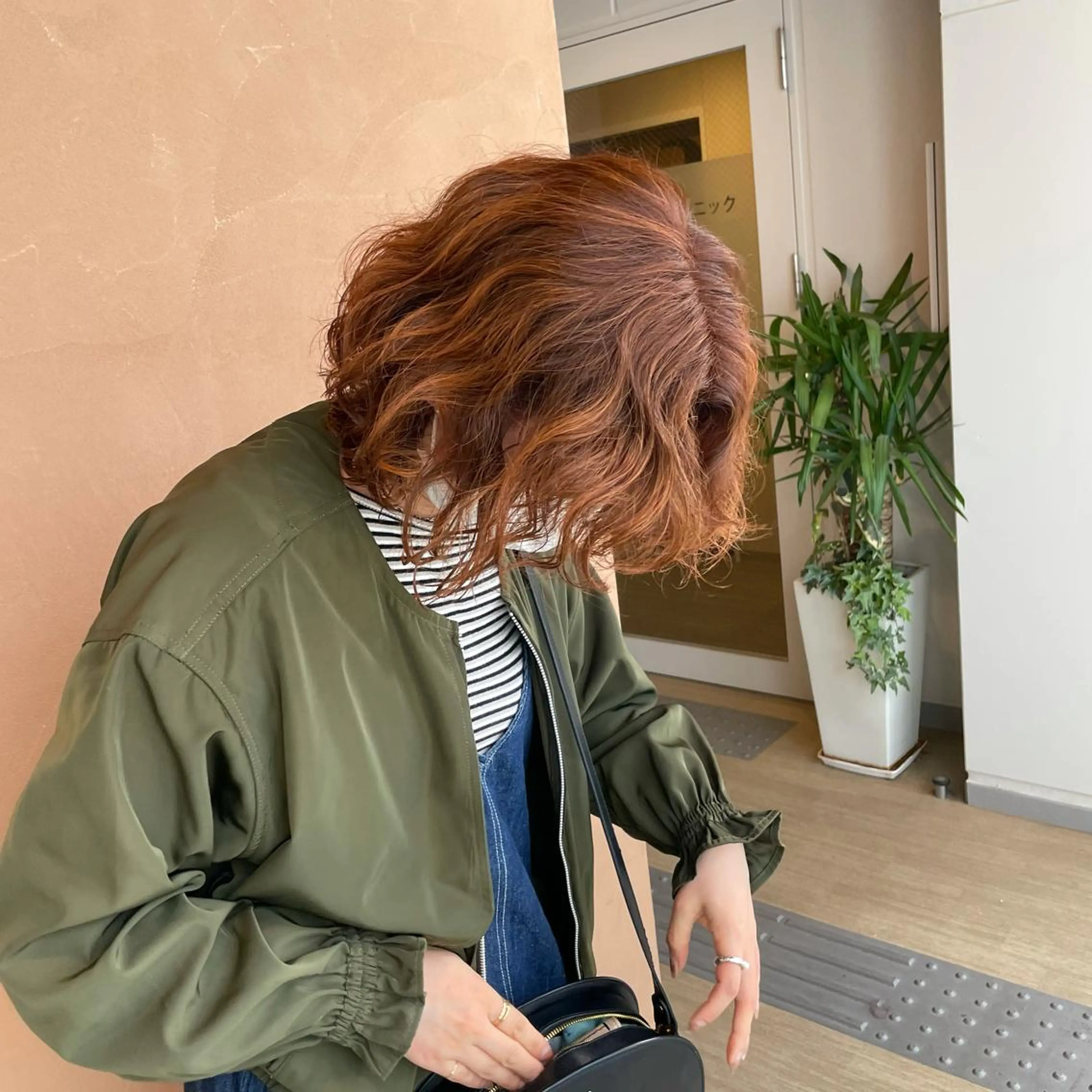 ミディアム カラー パーマ カット ヘアカラー トリートメント Lull (シェアサロンReco VIProom)所属・Lull1人美容室 バレイヤージュのヘアスタイル