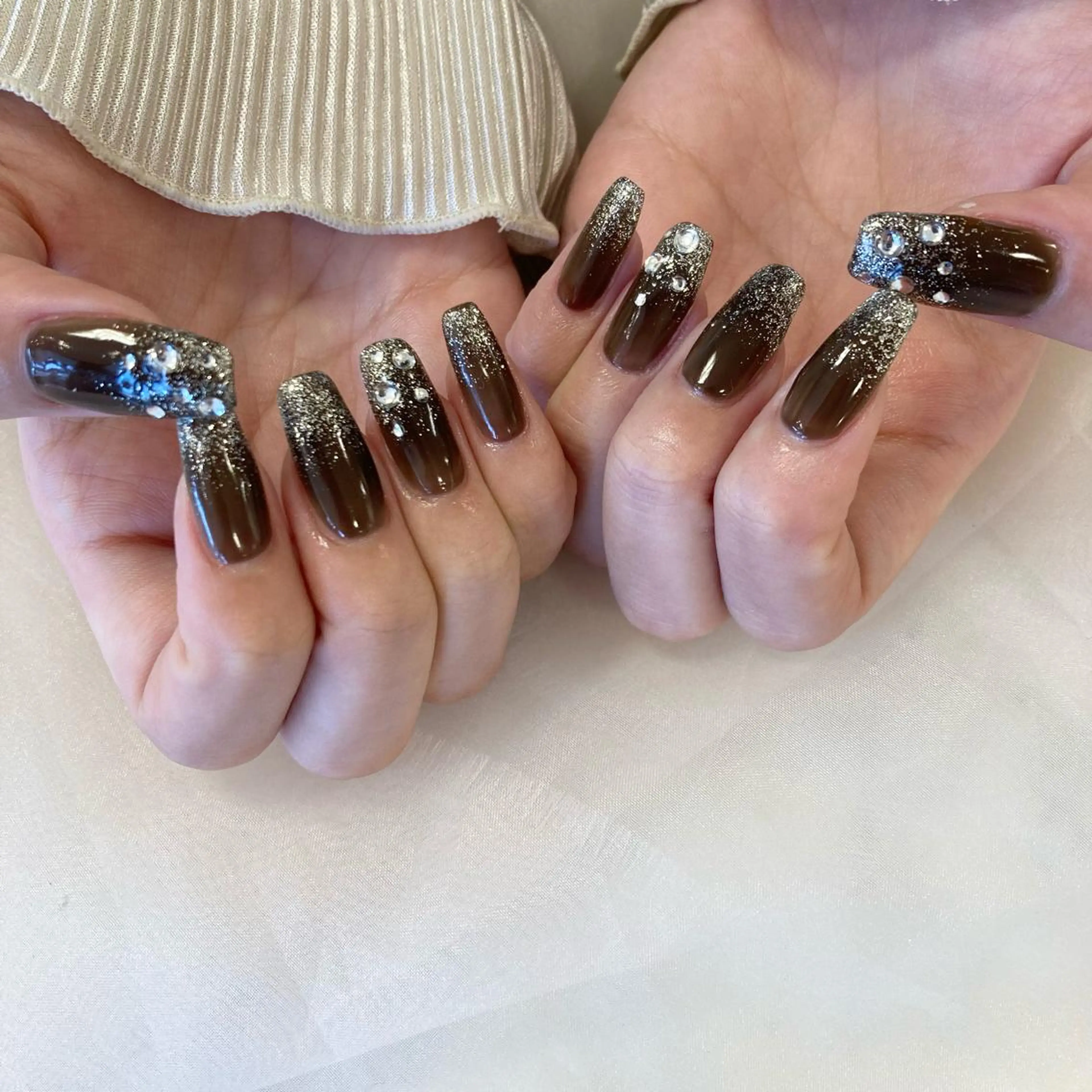 ネイル ハンドネイル GO TODAY SHAiRE SALON 表参道colore店所属・emmi nailのネイルデザイン