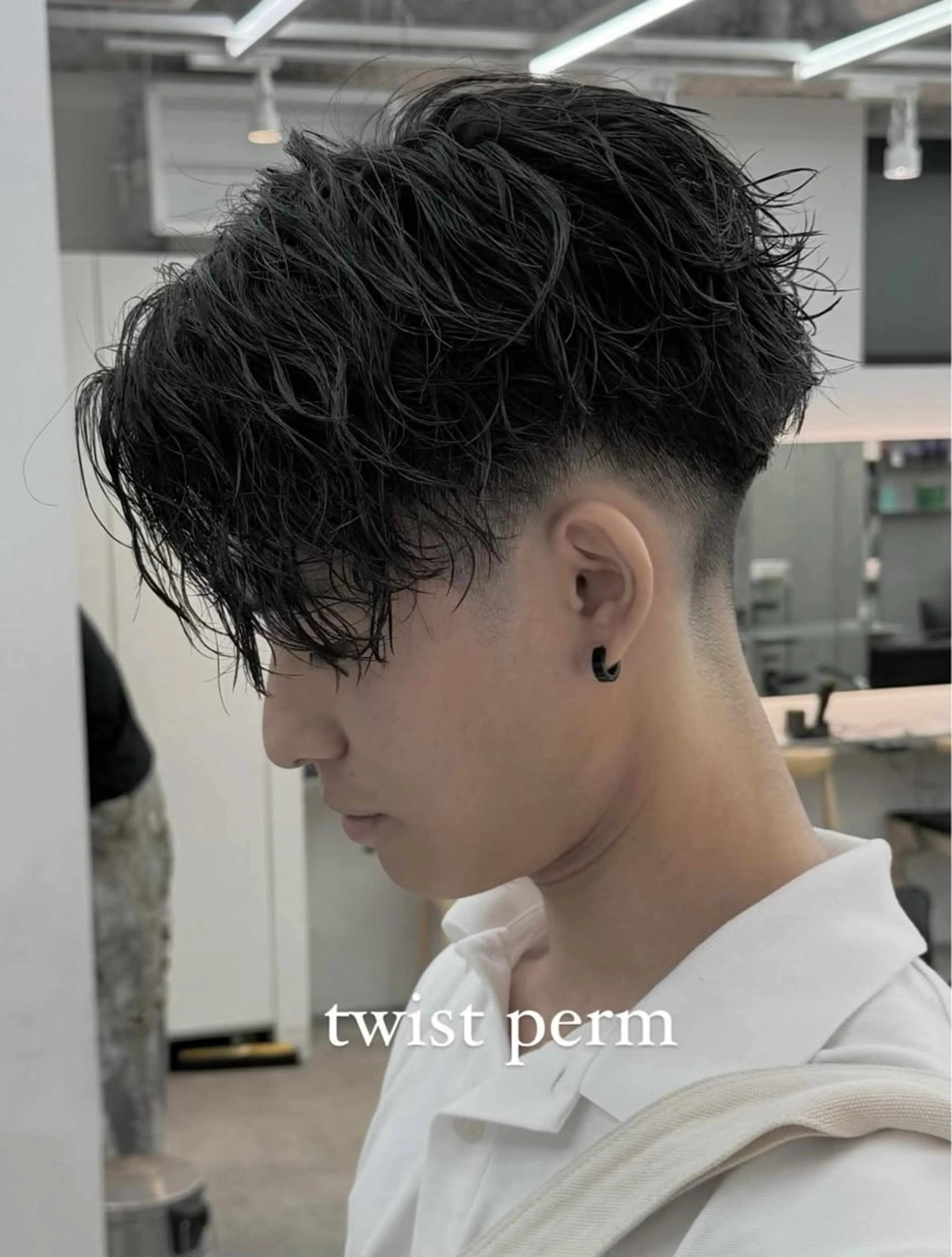 ショート カラー パーマ メンズ キッズ メンズパーマ メンズツイストパーマ ツイストパーマ 🧸岩本晴佳/ メンズパーマのヘアスタイル