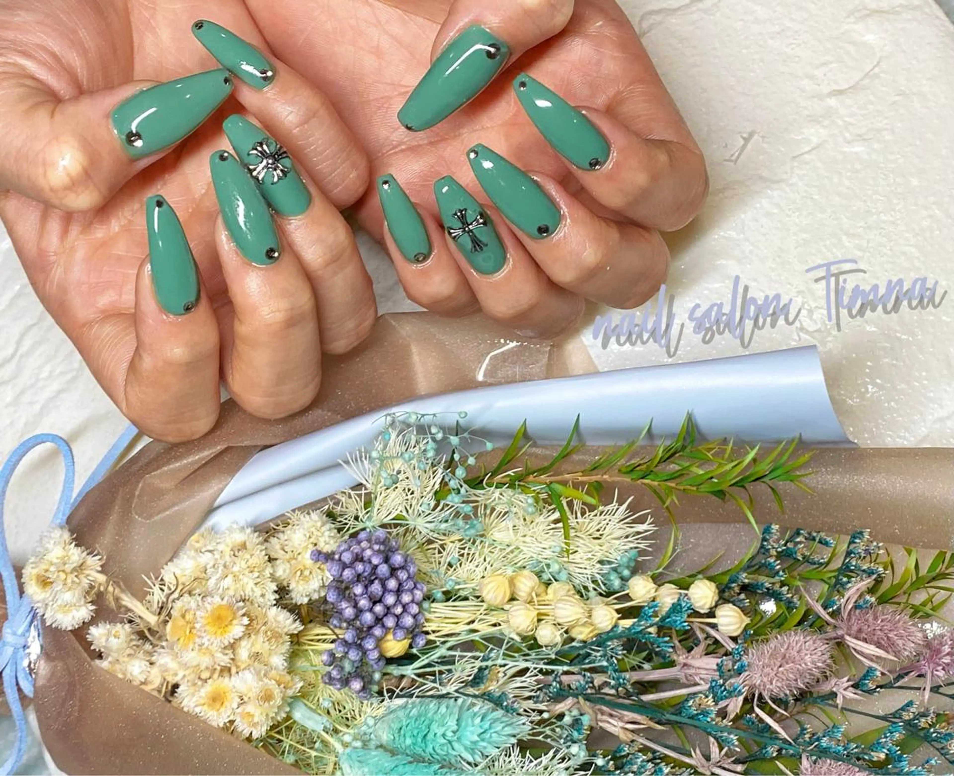 ロング ハンドネイル NAILSALON 🍔Timna🍟のネイルデザイン