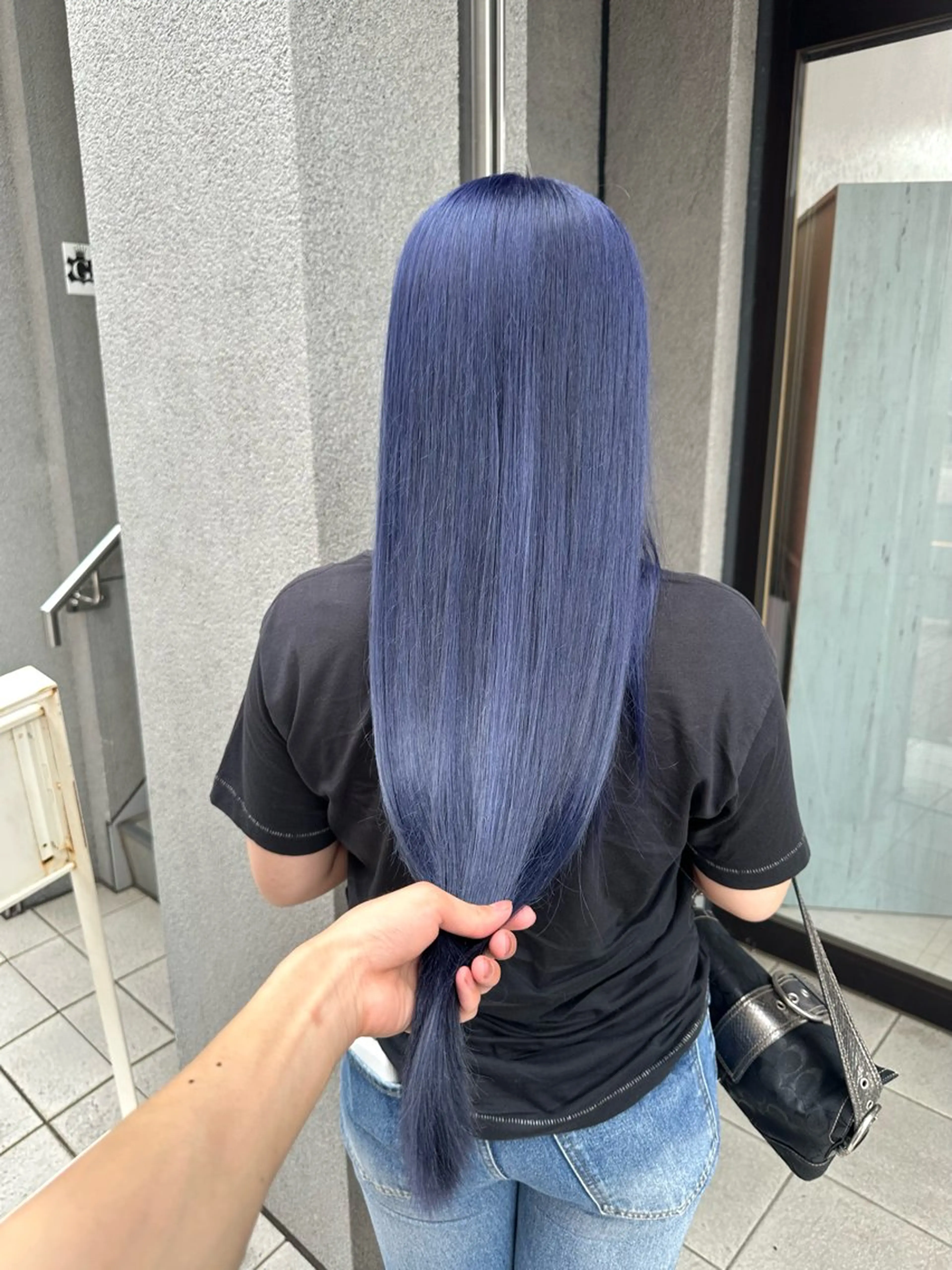 ロング カラー ブリーチ ネイビーカラー 🫧ブロンド /寒色系🫧れいのヘアスタイル