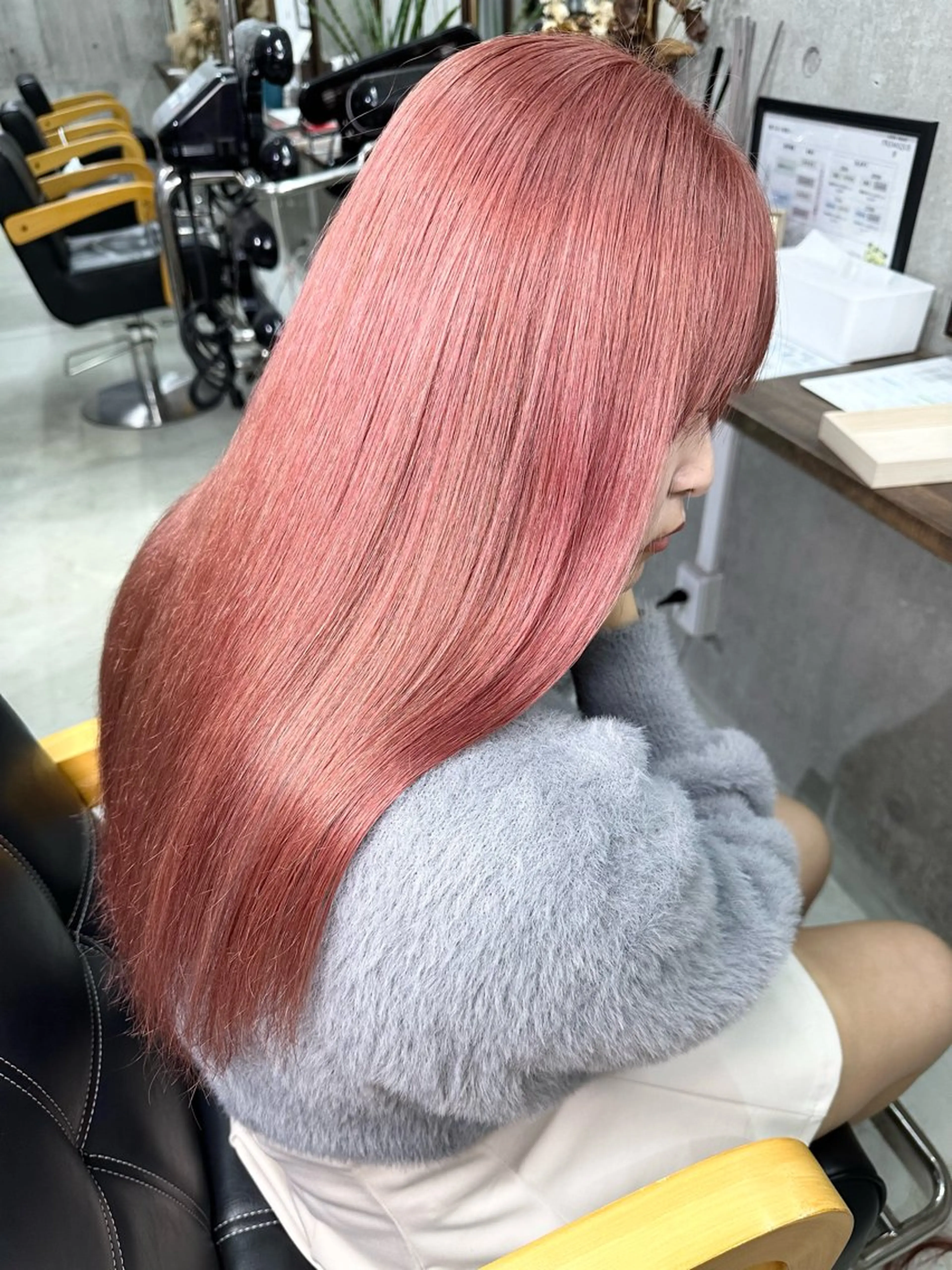 カラー ブリーチ ピンクカラー ヘアカラー トリートメント 名古屋のピンク好き かずくん🦩のヘアスタイル