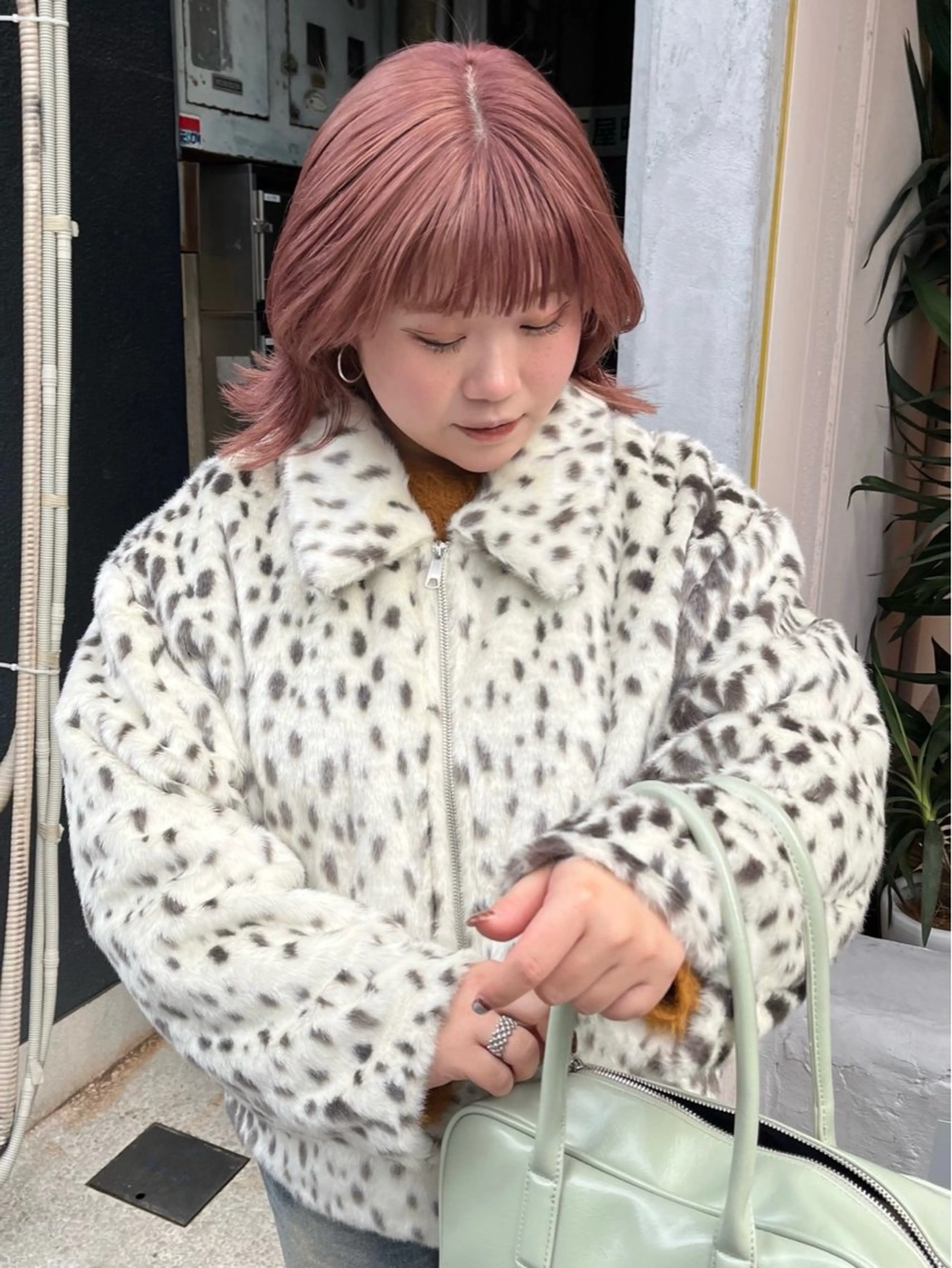 ミディアム カラー ベージュカラー ブリーチ ケアブリーチ ハイトーンカラー ピンクカラー iru所属・mi kiのヘアスタイル