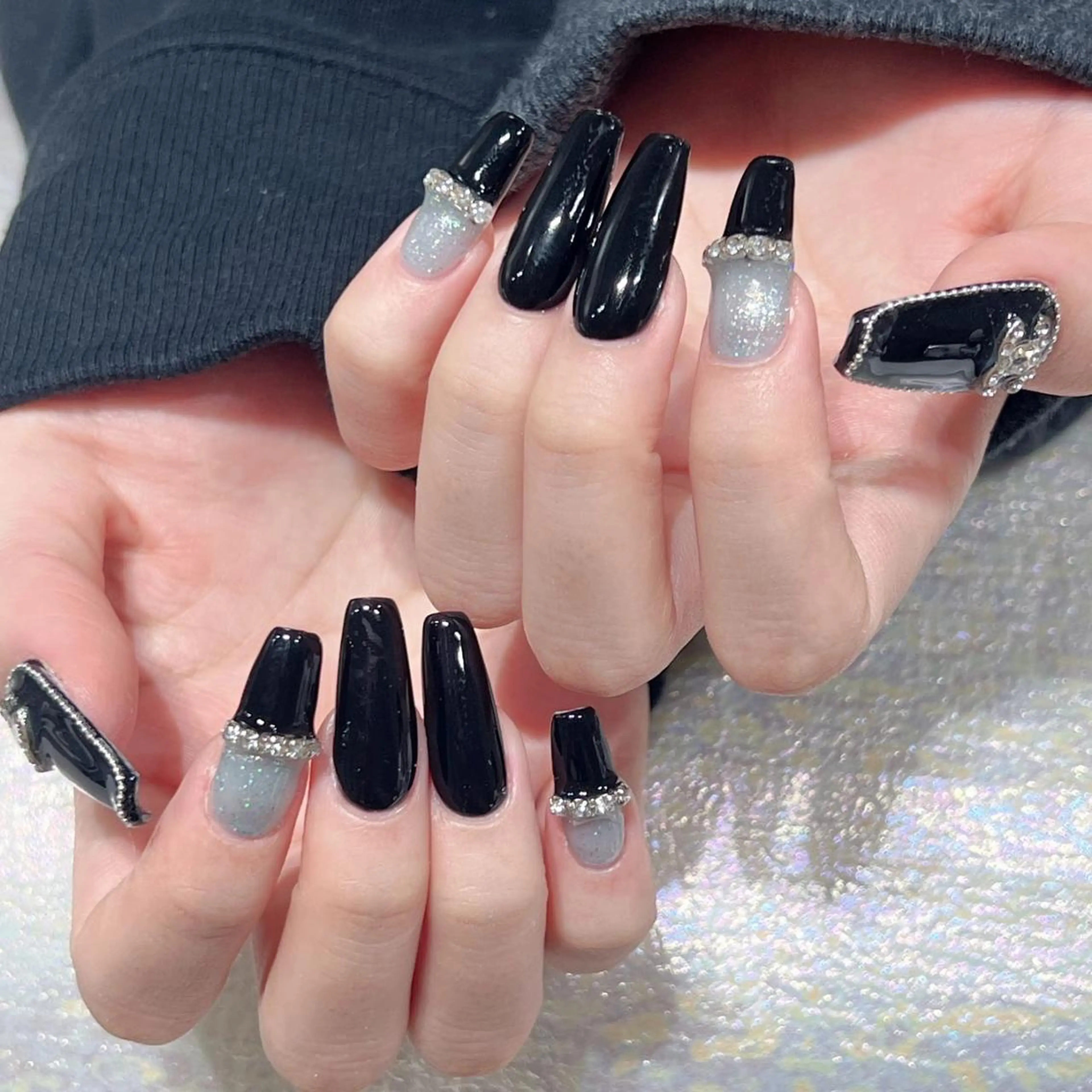 ネイル 長さ出し ネイルチップ Queens みなみのネイルデザイン