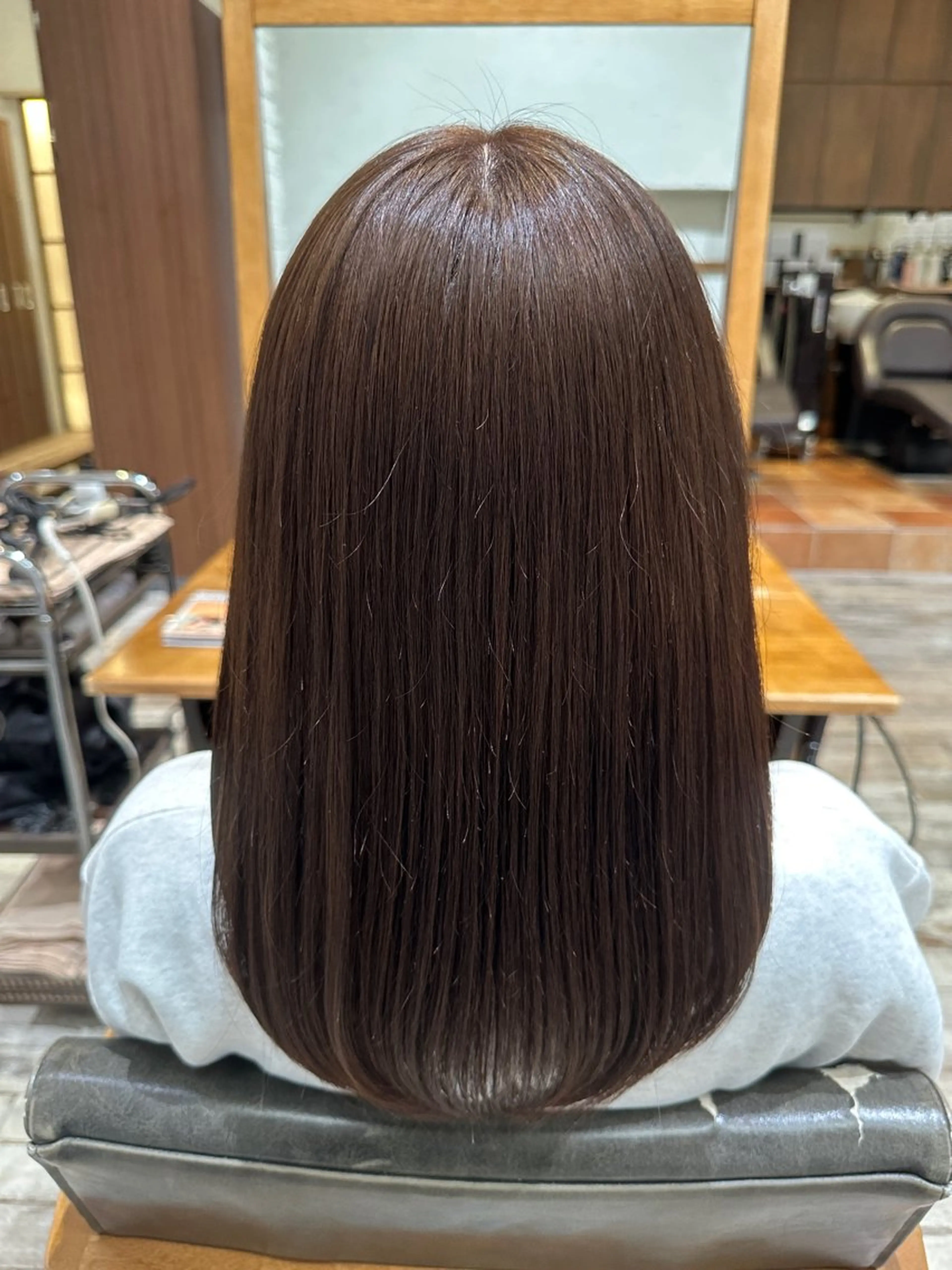 ミディアム カラー ベージュカラー Aura所属・丸山 心 / 艶カラーのヘアスタイル
