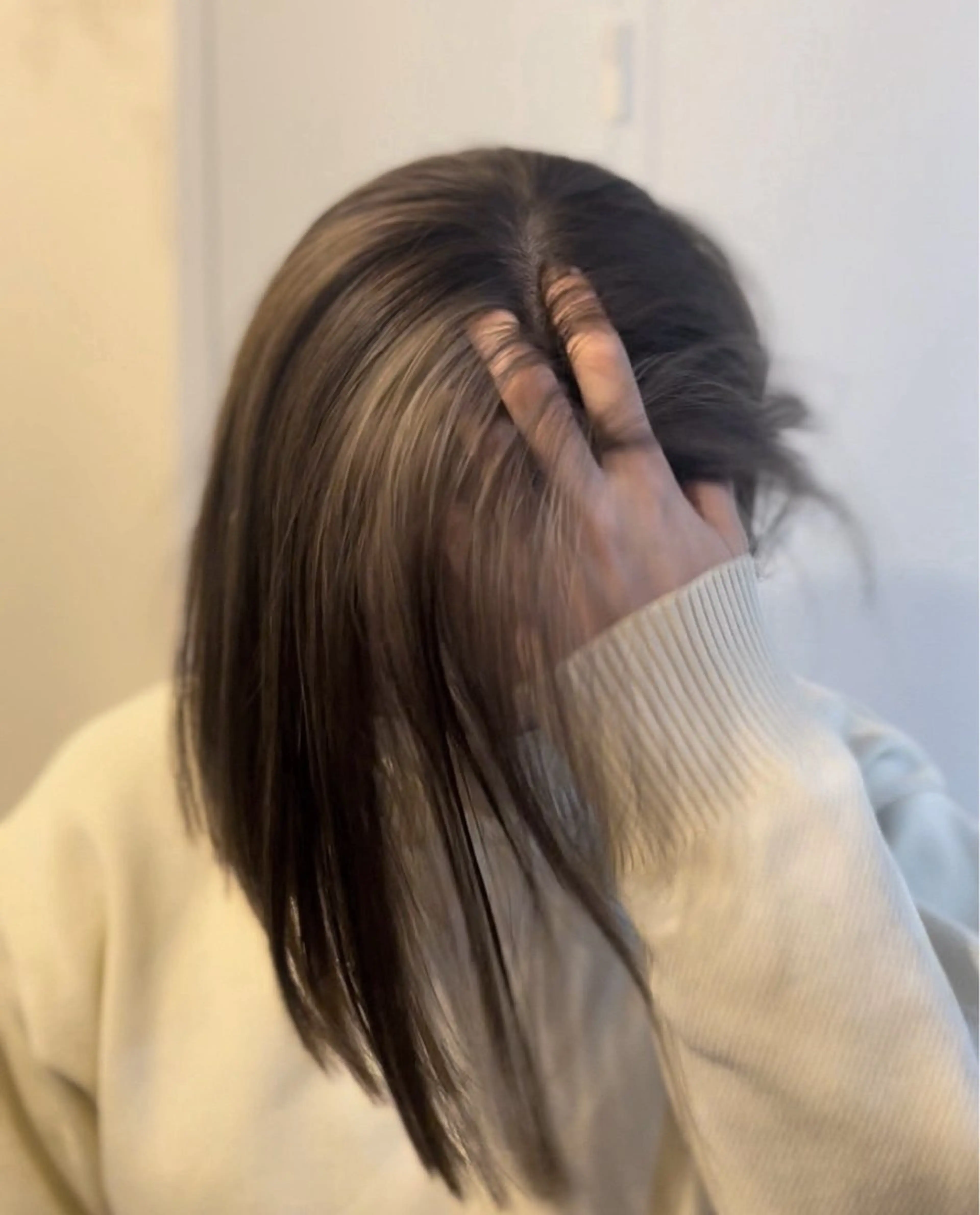 ミディアム アッシュ アッシュグレー アッシュグレージュ ハイライト 髪質改善 カット ヘアカラー トリートメント KIYO キヨのヘアスタイル