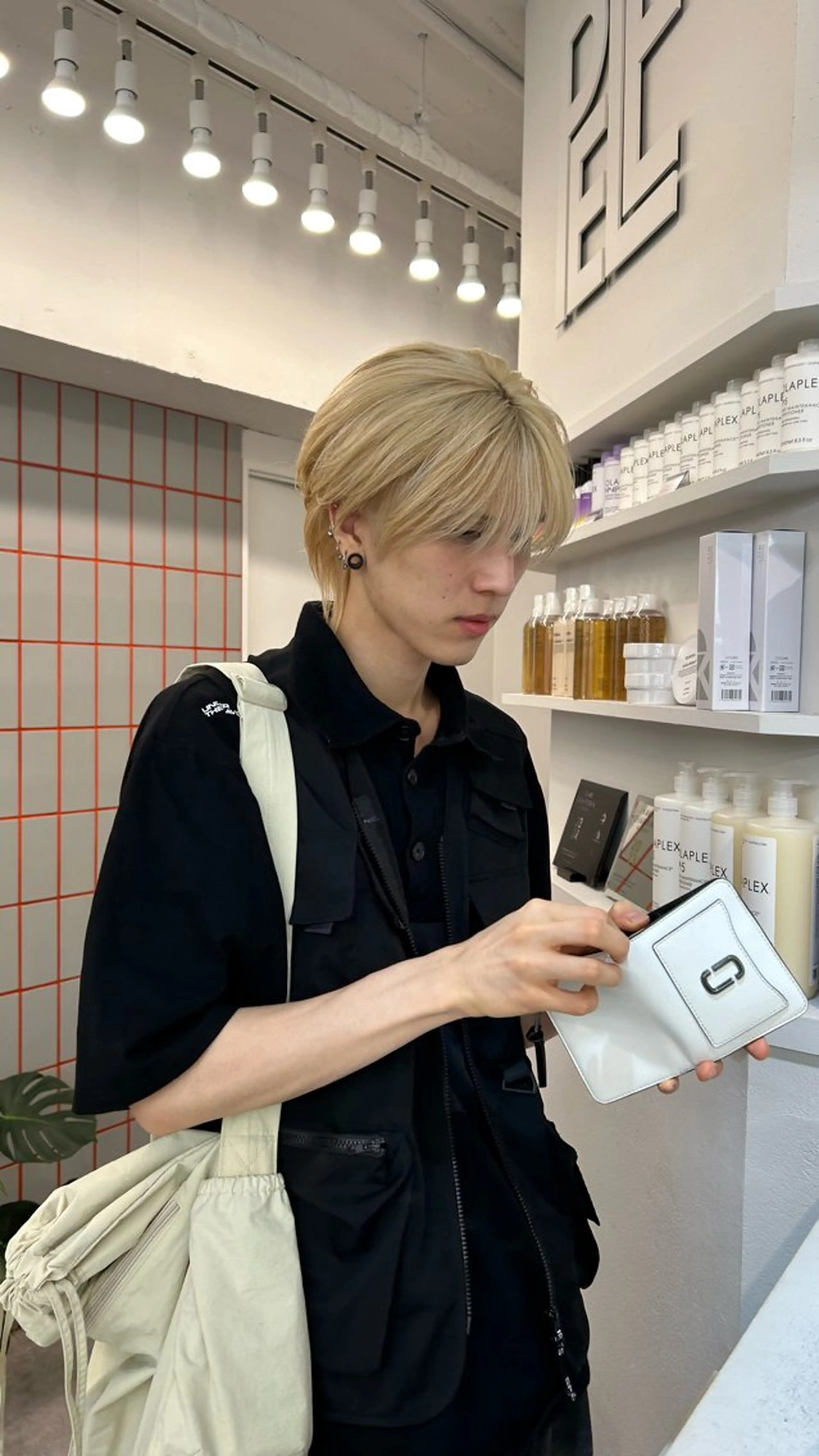 ショート カラー アッシュ ベージュカラー ブリーチ ブロンド ブロンドベージュ PELE所属・🐹ミルクティー ‼️✊🏻yuiのヘアスタイル