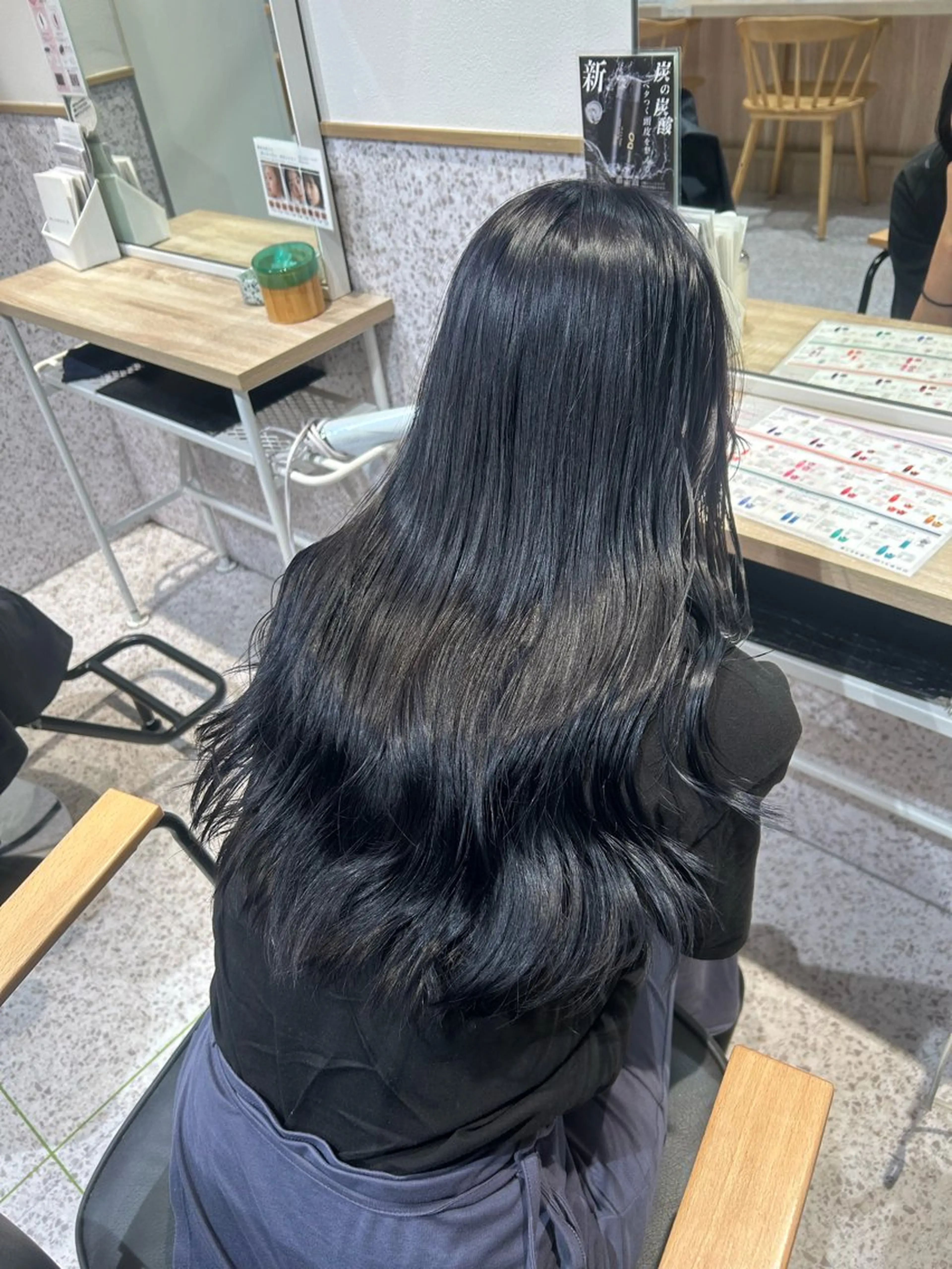 カラー ダブルカラー イヤリングカラー ハイトーンカラー インナーカラー 髪質改善 ヘアカラー ♡ハイトーン★ ネイル/しの♡のヘアスタイル