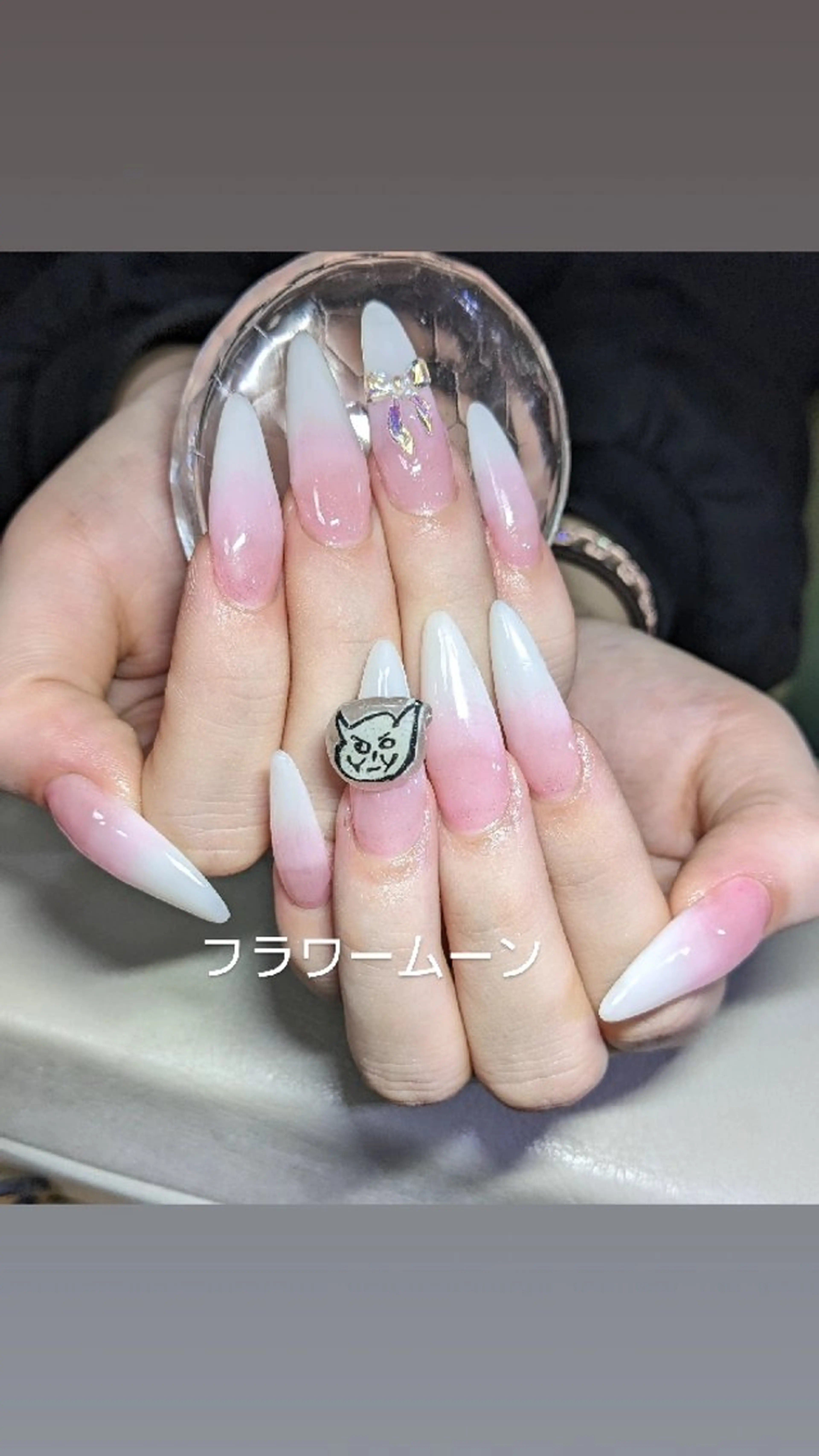 ネイル ハンドネイル ハンドケア フラワー ムーンのネイルデザイン