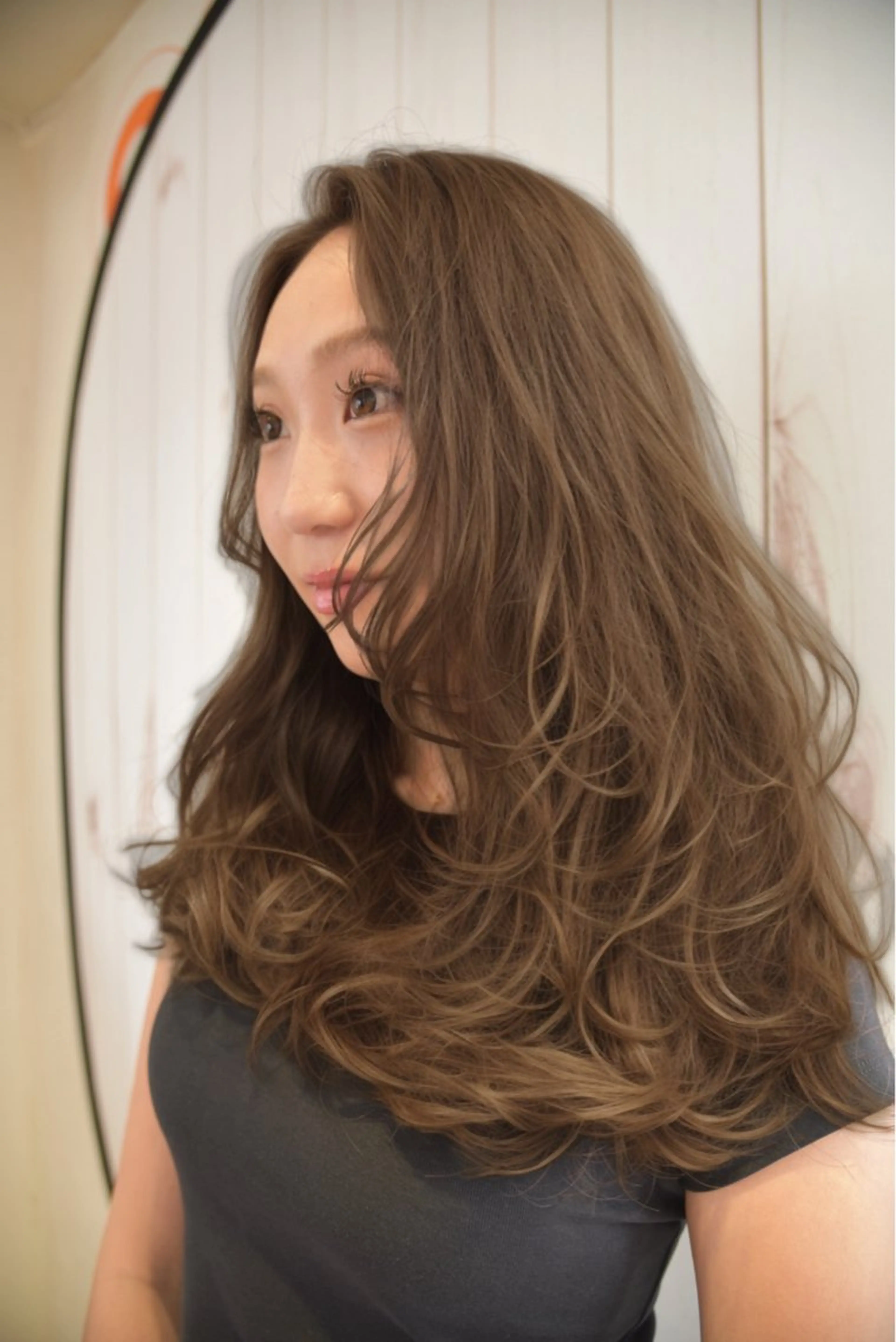 カラーカット（肩下レングス）の写真