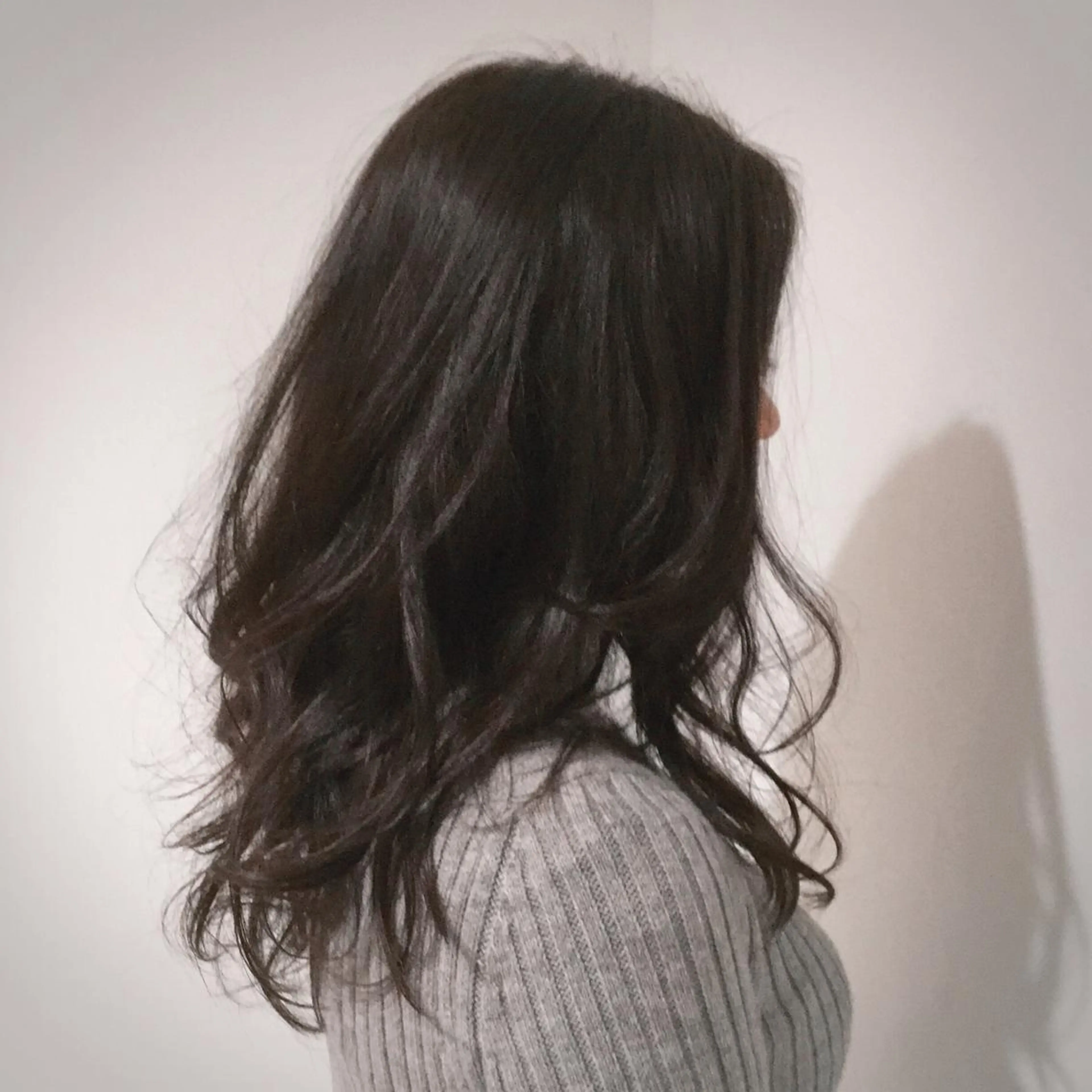 セミロング カラー 伊藤 康乃のヘアスタイル