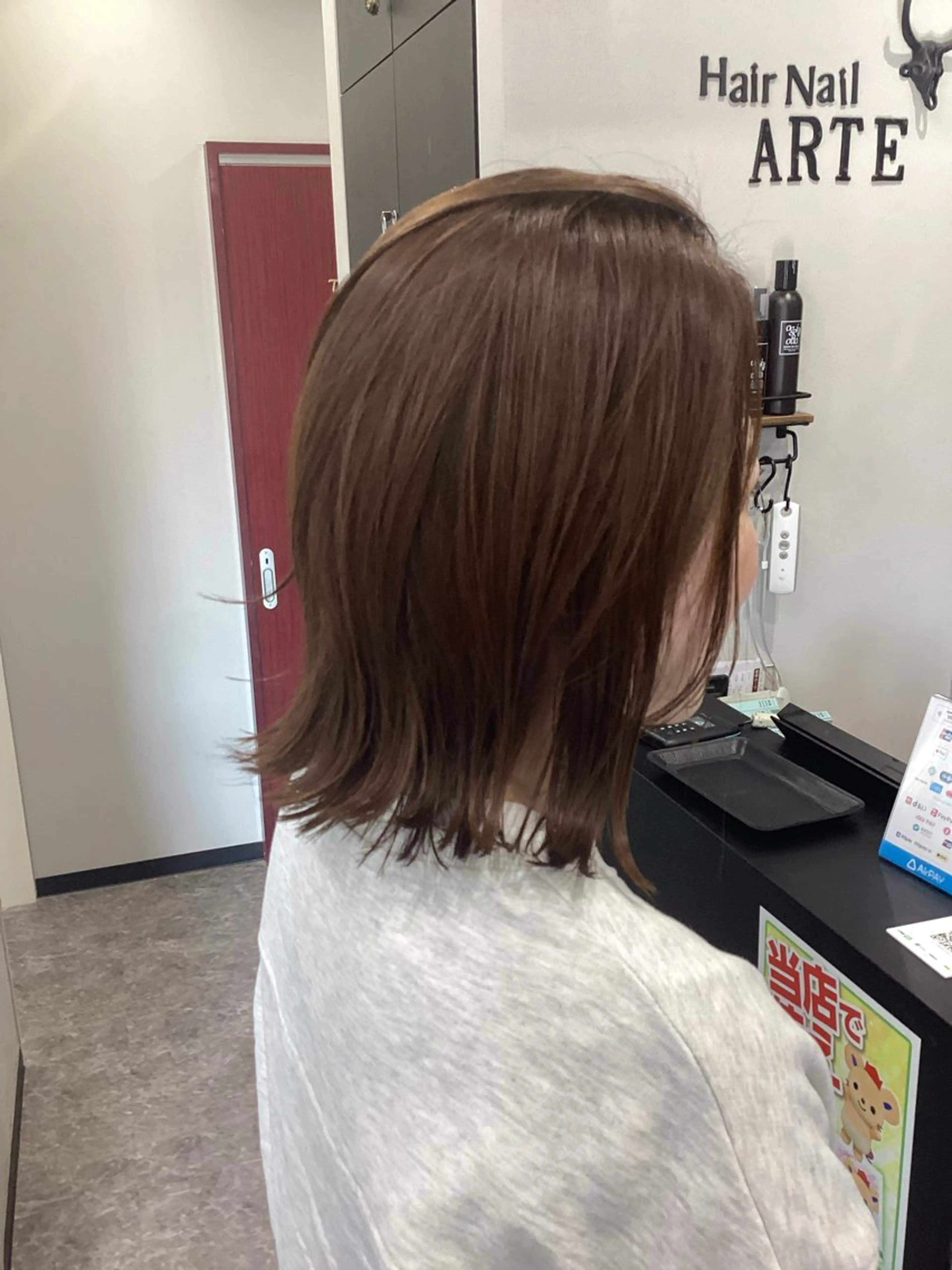 ミディアム カット 友滝 真菜美のヘアスタイル