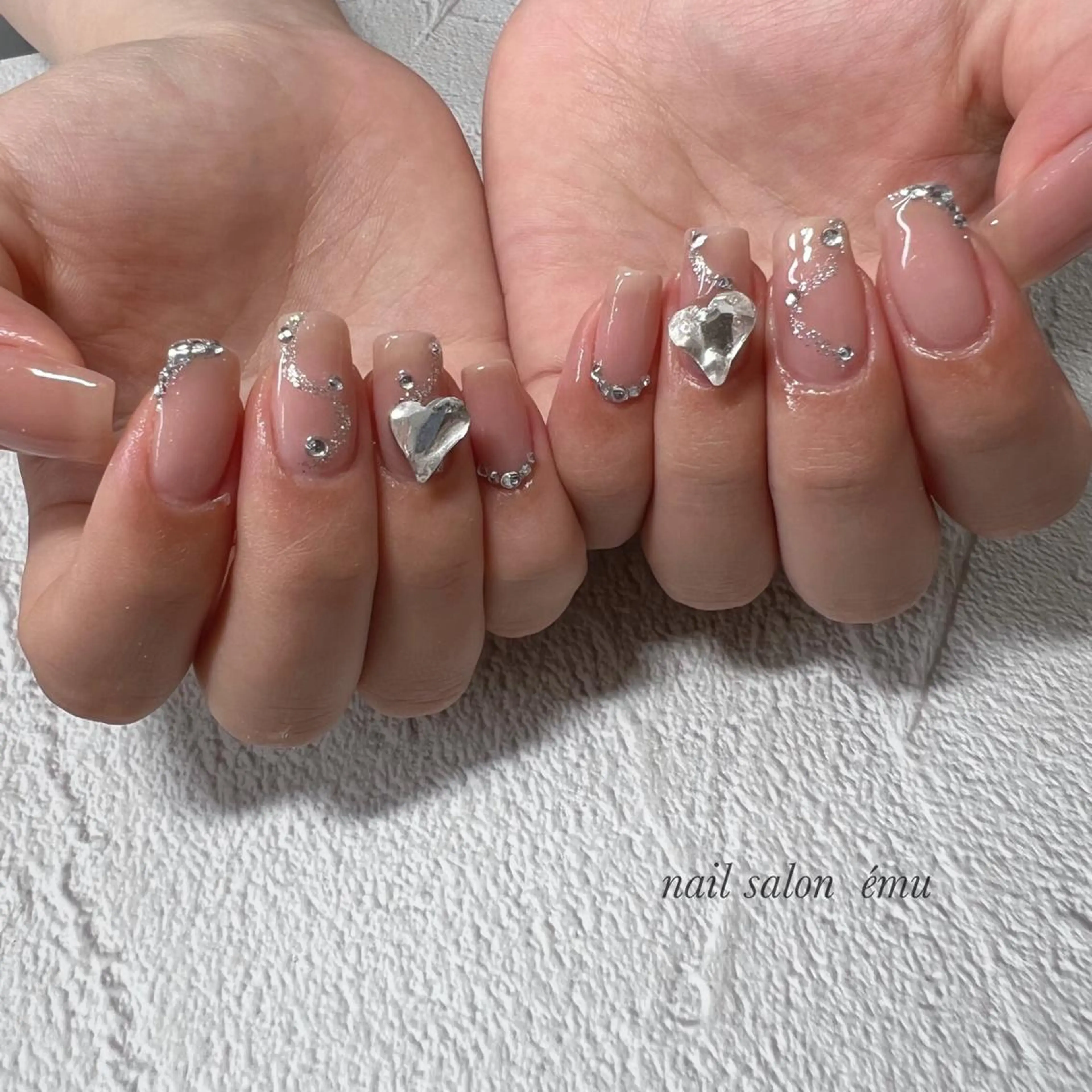 ミディアム ネイル ハンドネイル nail salon émuのネイルデザイン