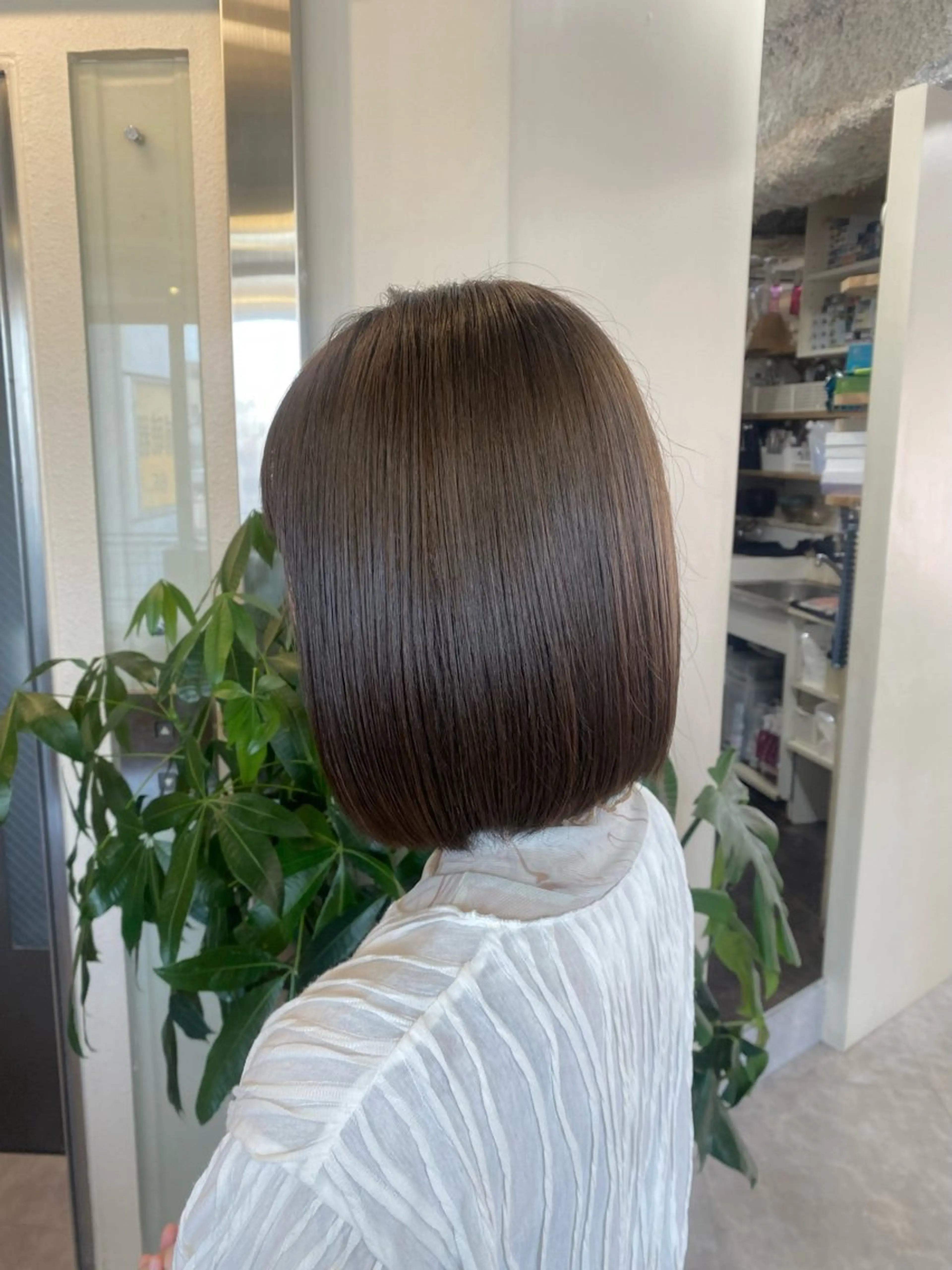 ミディアム カラー カット ヘアカラー トリートメント ヤスザトアヤノ ／レイヤー／オリーブのヘアスタイル