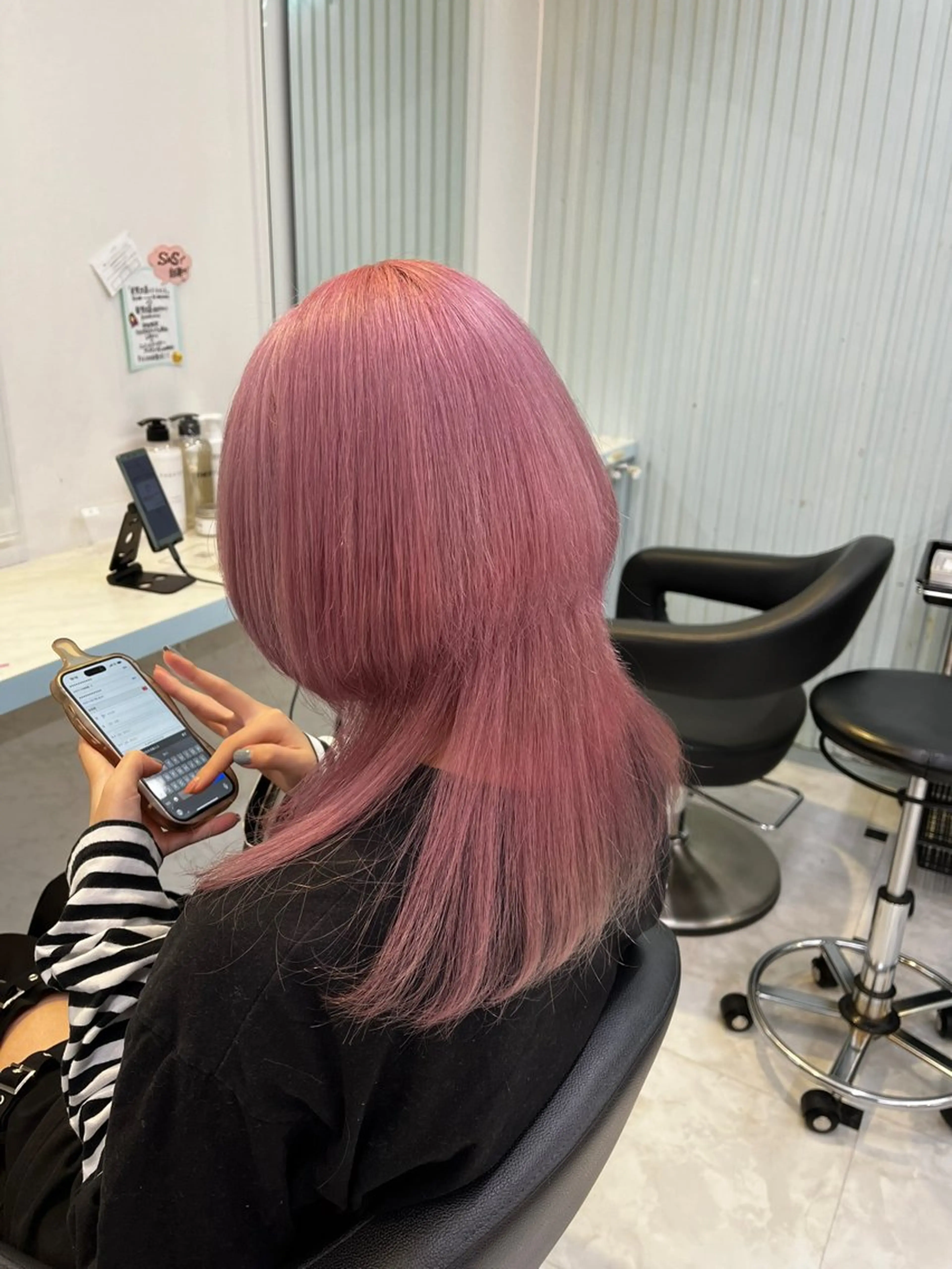 セミロング カラー ヘアカラー トリートメント ブリーチカラー 🩵MIZUKIのヘアスタイル