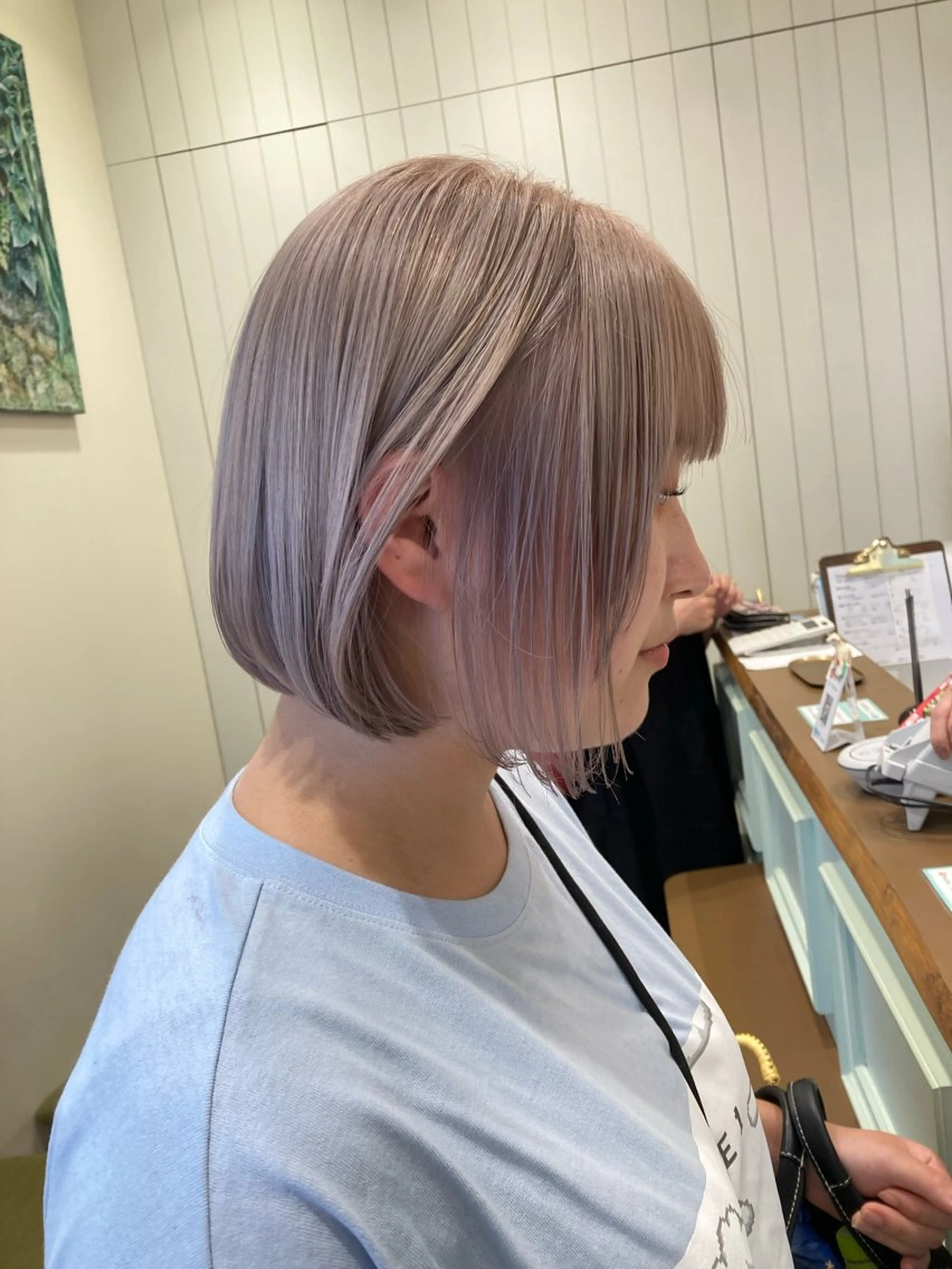 ショート カラー ベージュカラー ミルクティーベージュ ヘアカラー むらたみずき /大宮ブリーチカラーのヘアスタイル
