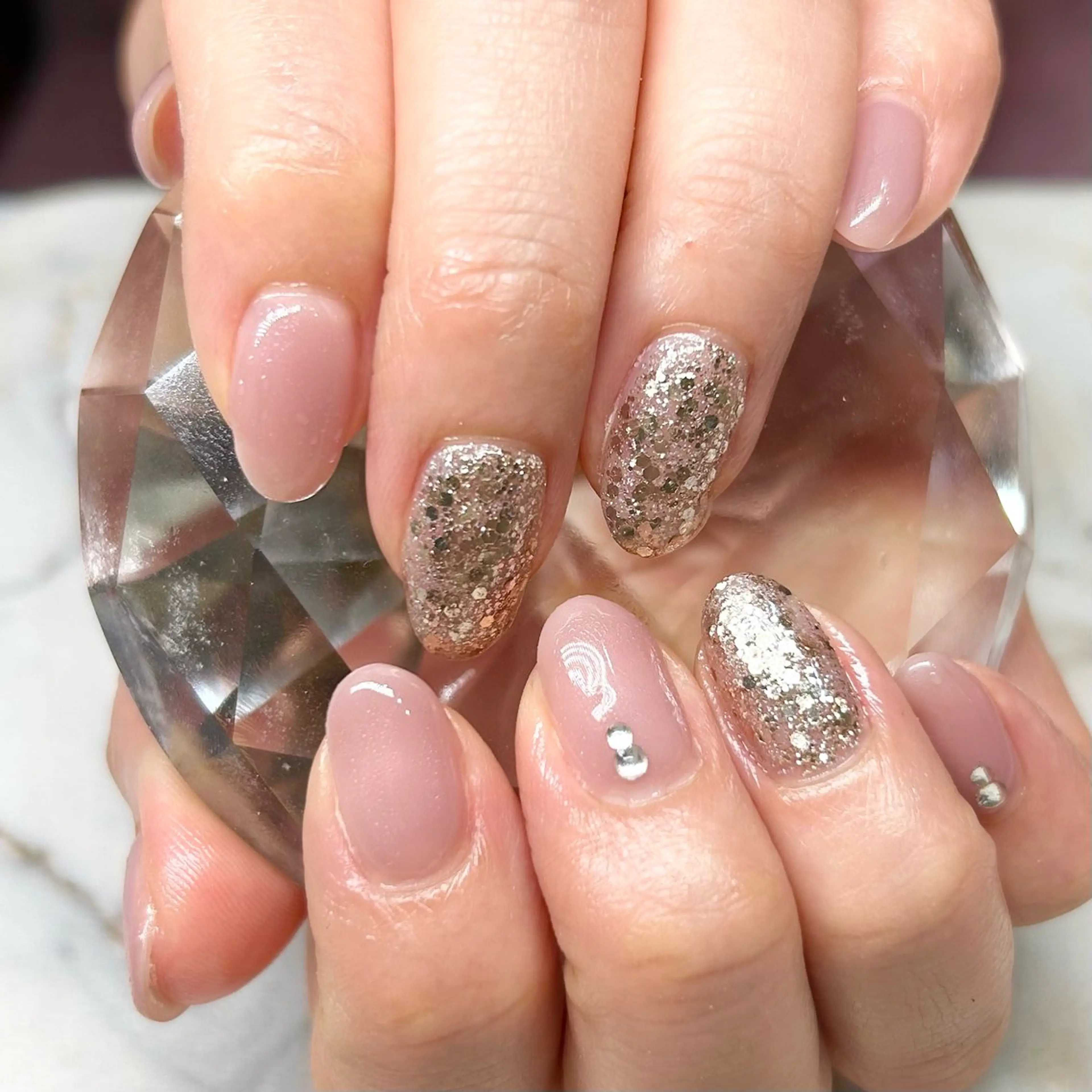 ネイル アートネイル キラキラネイル ラメ(グリッター) ピンク シンプルネイル Nail Stellaのネイルデザイン
