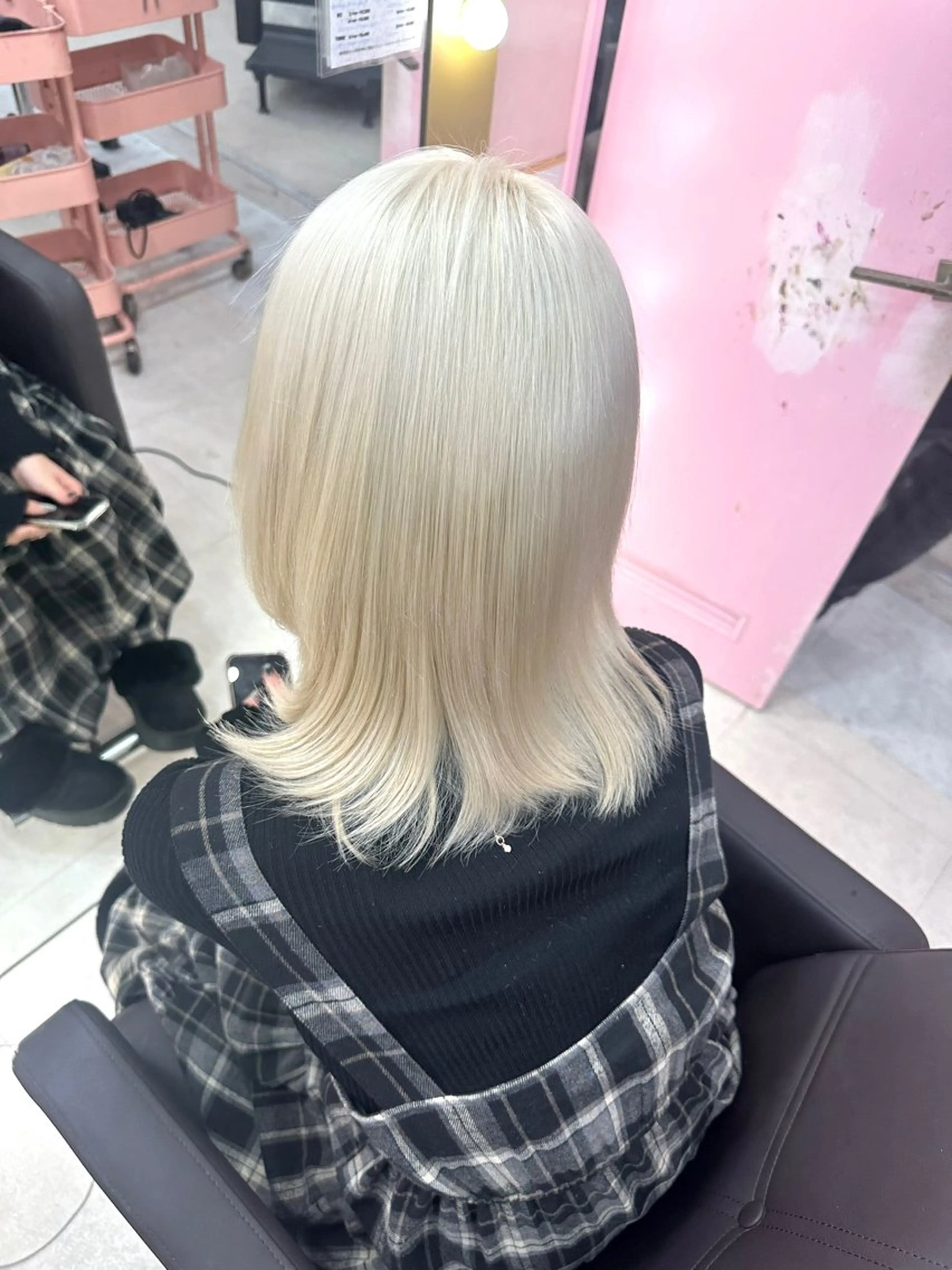 ミディアム カラー ヘアカラー トリートメント 🦋艶髪ハイトーン KOKI🦋のヘアスタイル