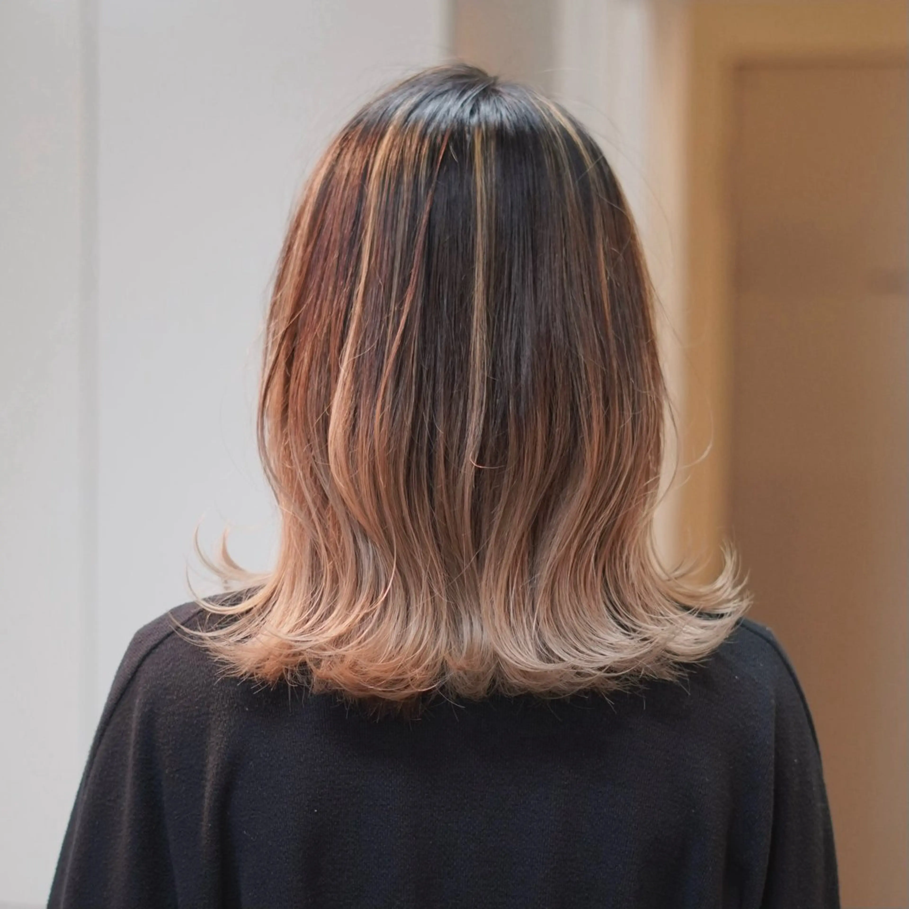 ミディアム カラー バレイヤージュ ブリーチ 透明感カラー グラデーションカラー ハイライトカラー ヘアカラー TICK-TOCK所属・今出 りょうやのヘアスタイル
