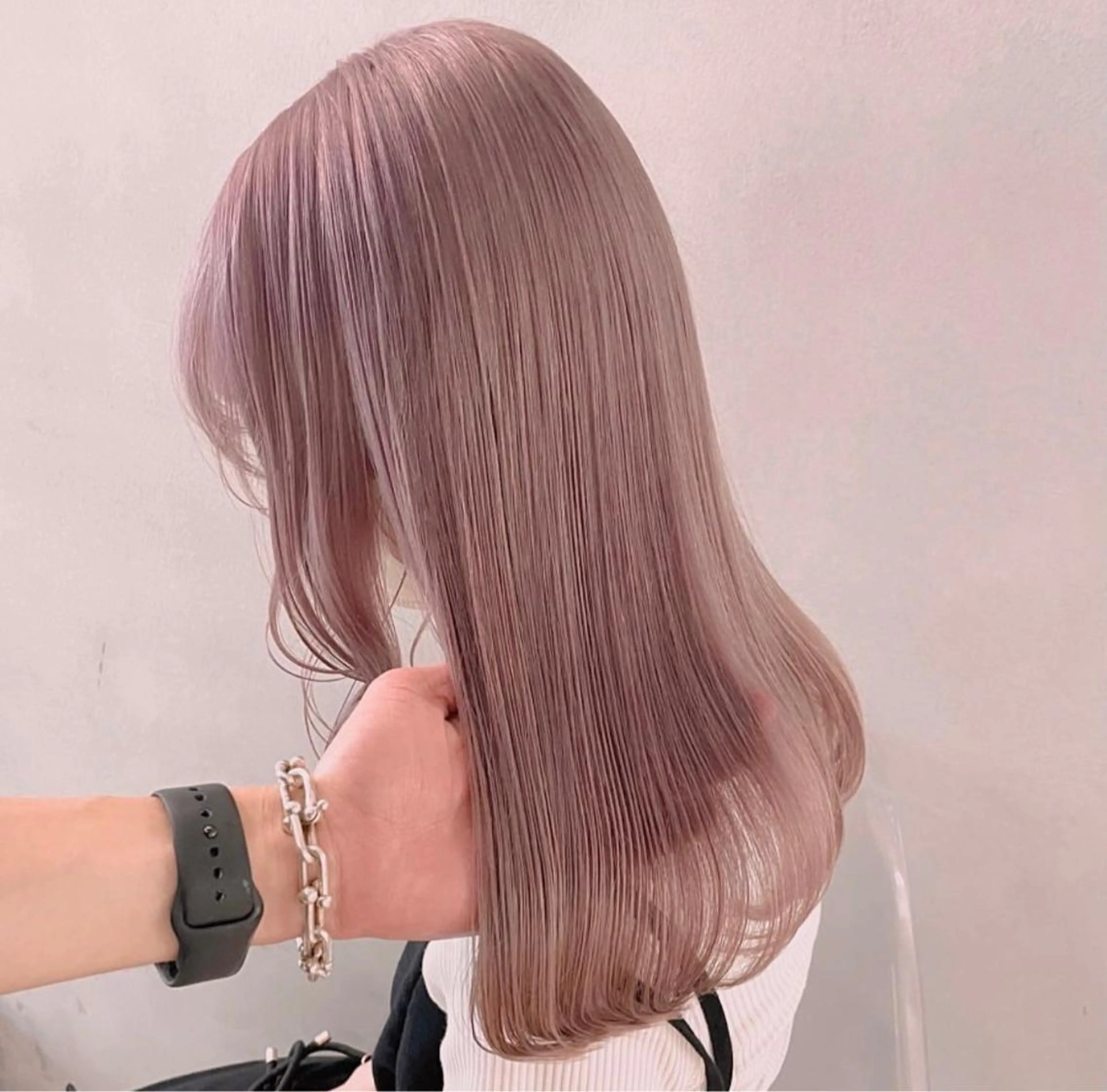 ロング カラー ベージュカラー ブリーチ ピンクカラー ピンクベージュ トップスタイリスト こうすけのヘアスタイル