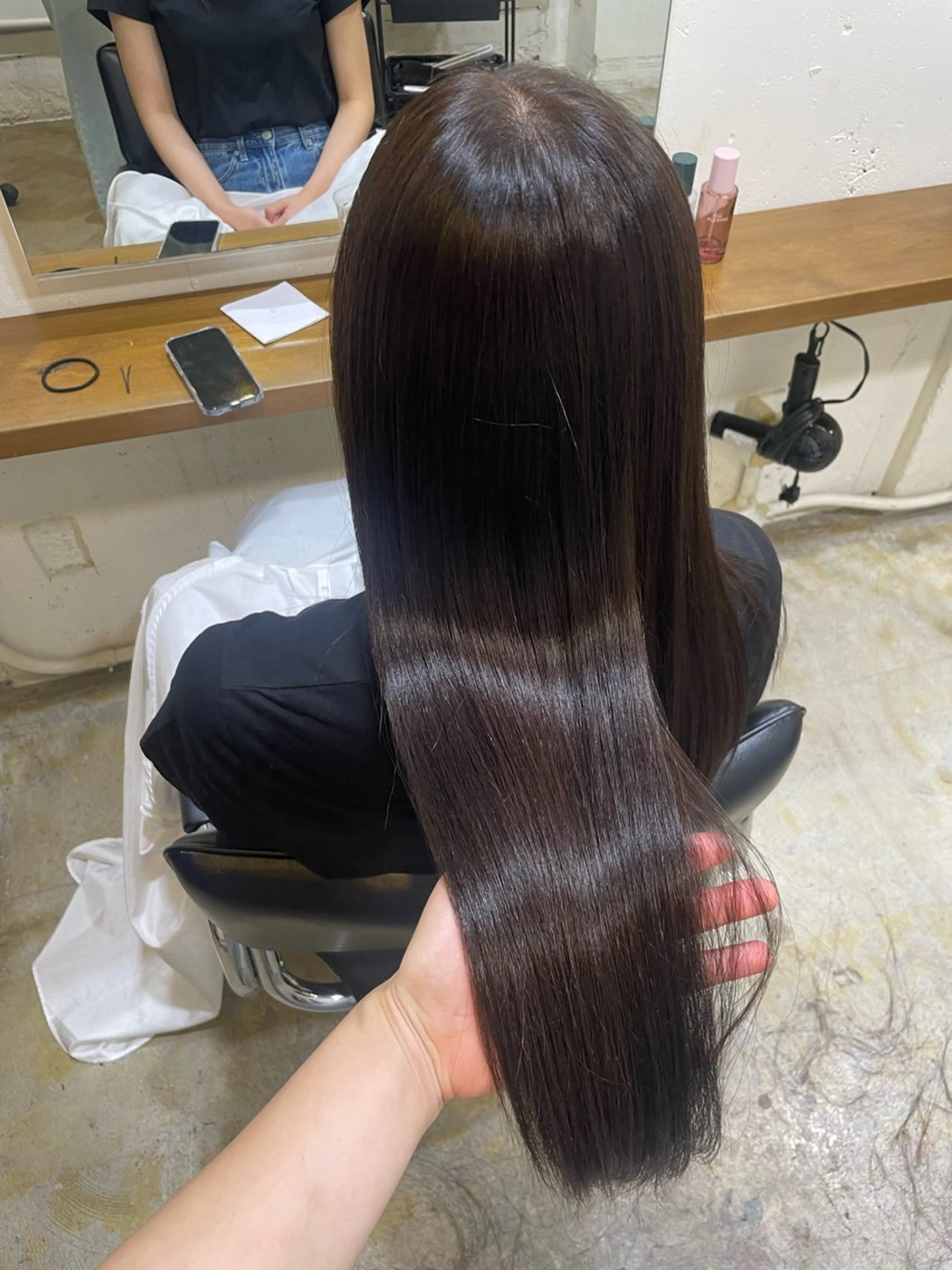 ロング カラー ブラウンカラー オリーブブラウン カット ヘアカラー トリートメント MIOベージュカラー 柔らかいカラーのヘアスタイル