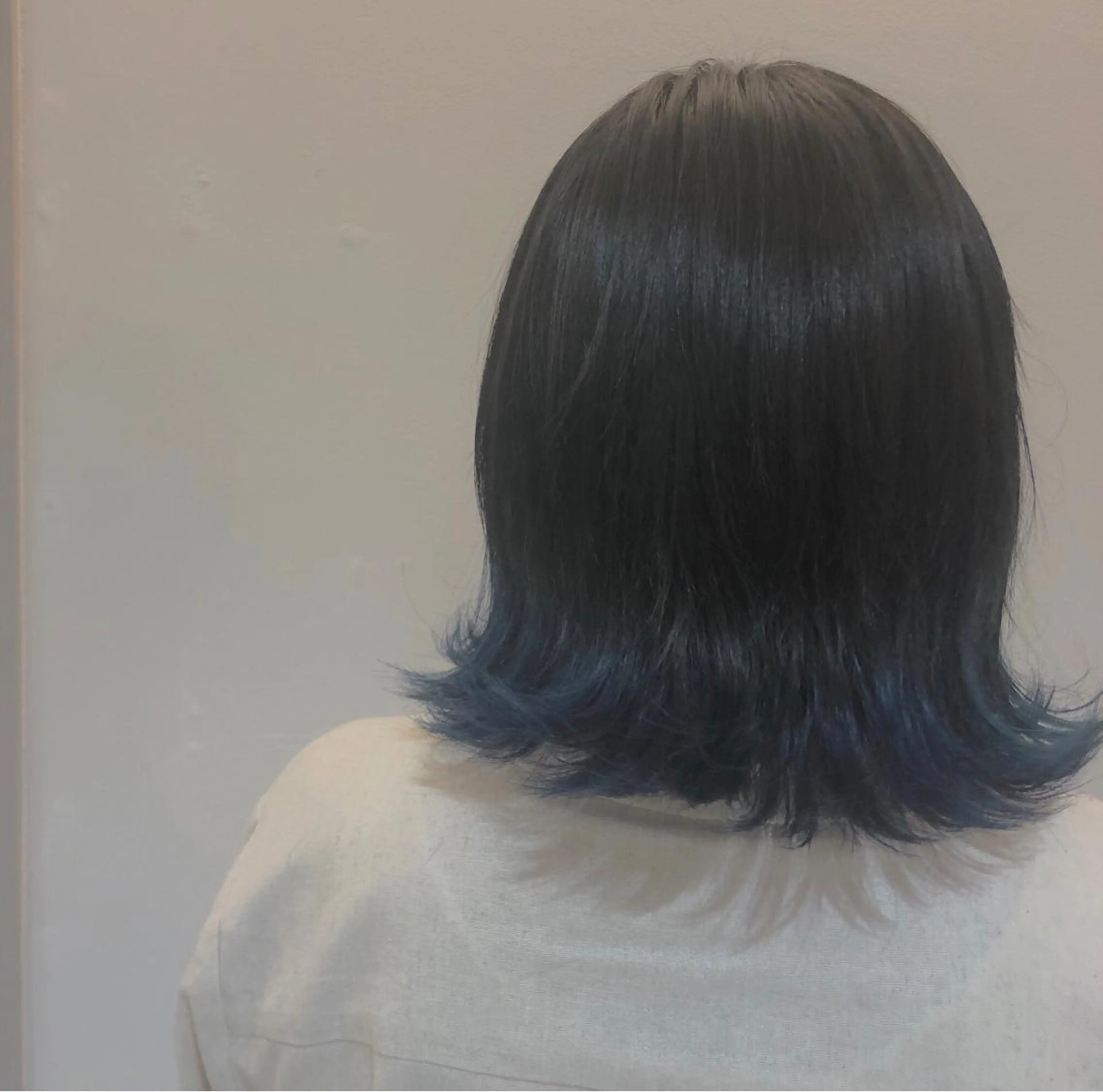 カラー 三村 桜生のヘアスタイル